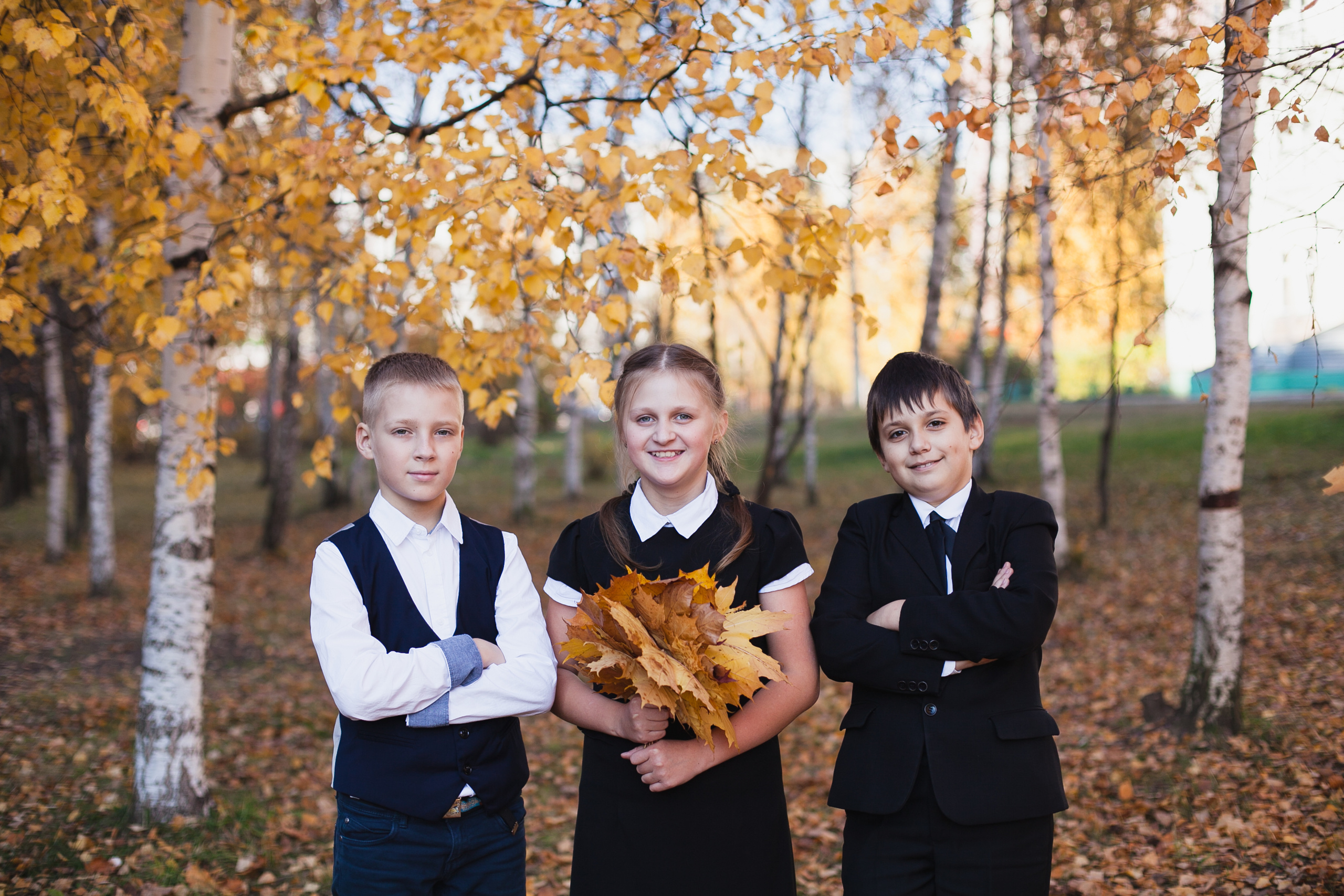 групповое фото, школьная фотография, выпускник, школьник, школа, выпускной класс, начальная школа, школьные друзья, осень, осенняя фотосессия,  1 сентября, октябрь, золотая осень