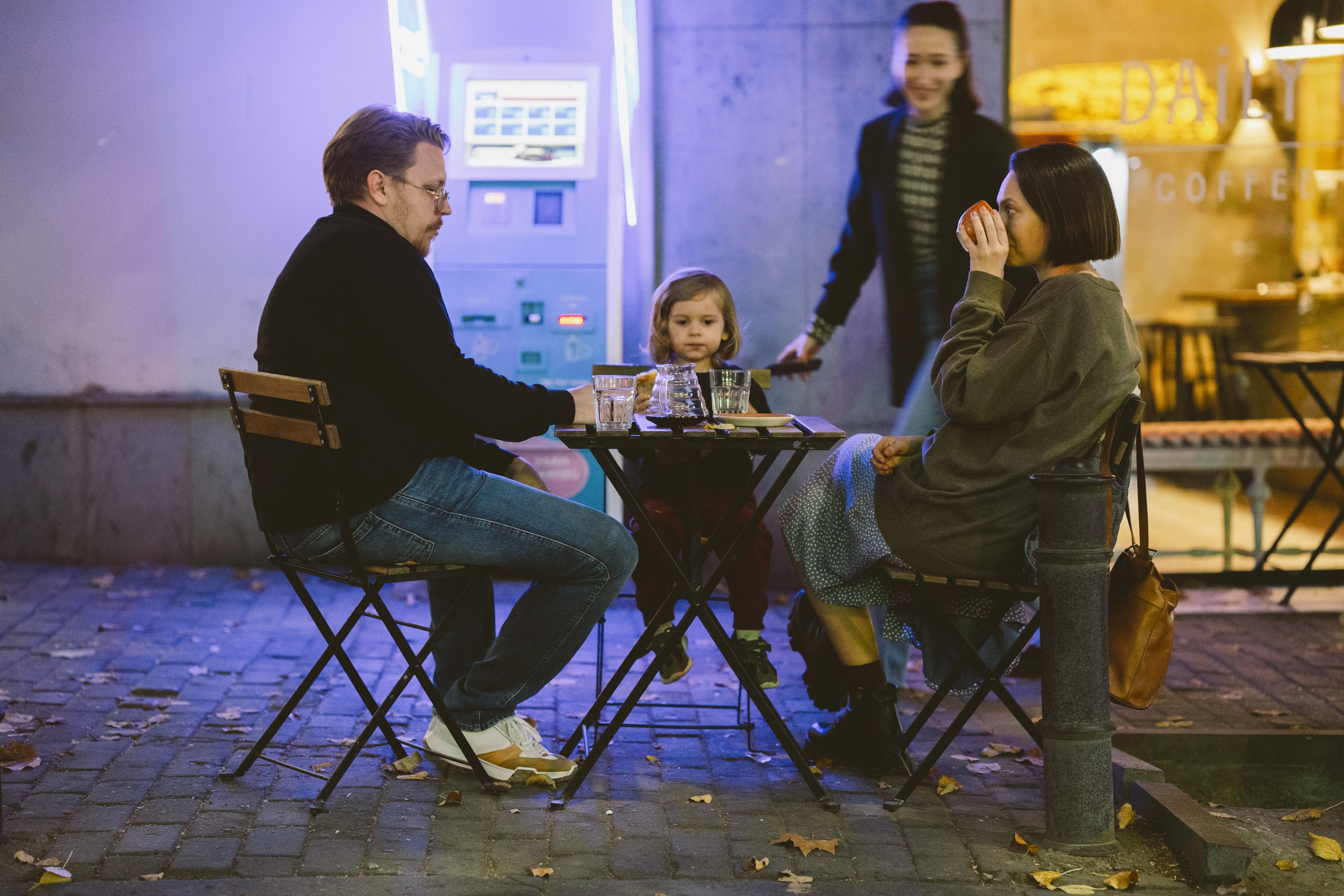 …история о прогулке в старом городе и семье. Марковы: фото, видео, кино и книги