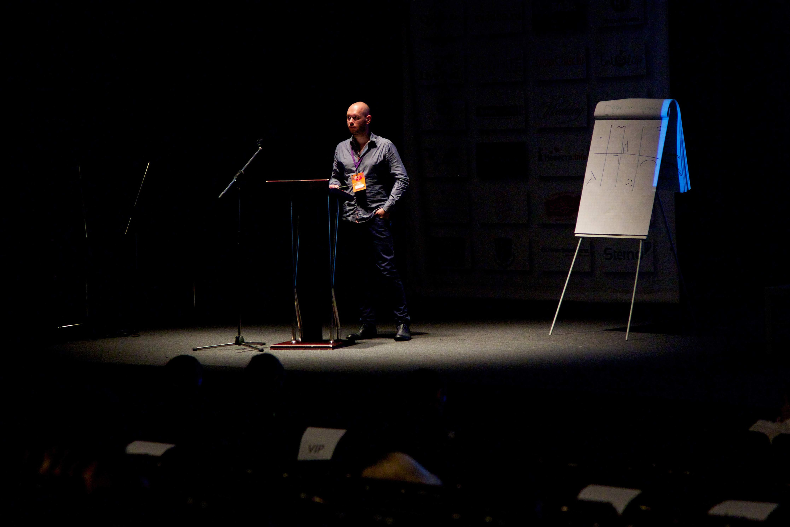 Фотограф и дизайнер Валерий Хотеев