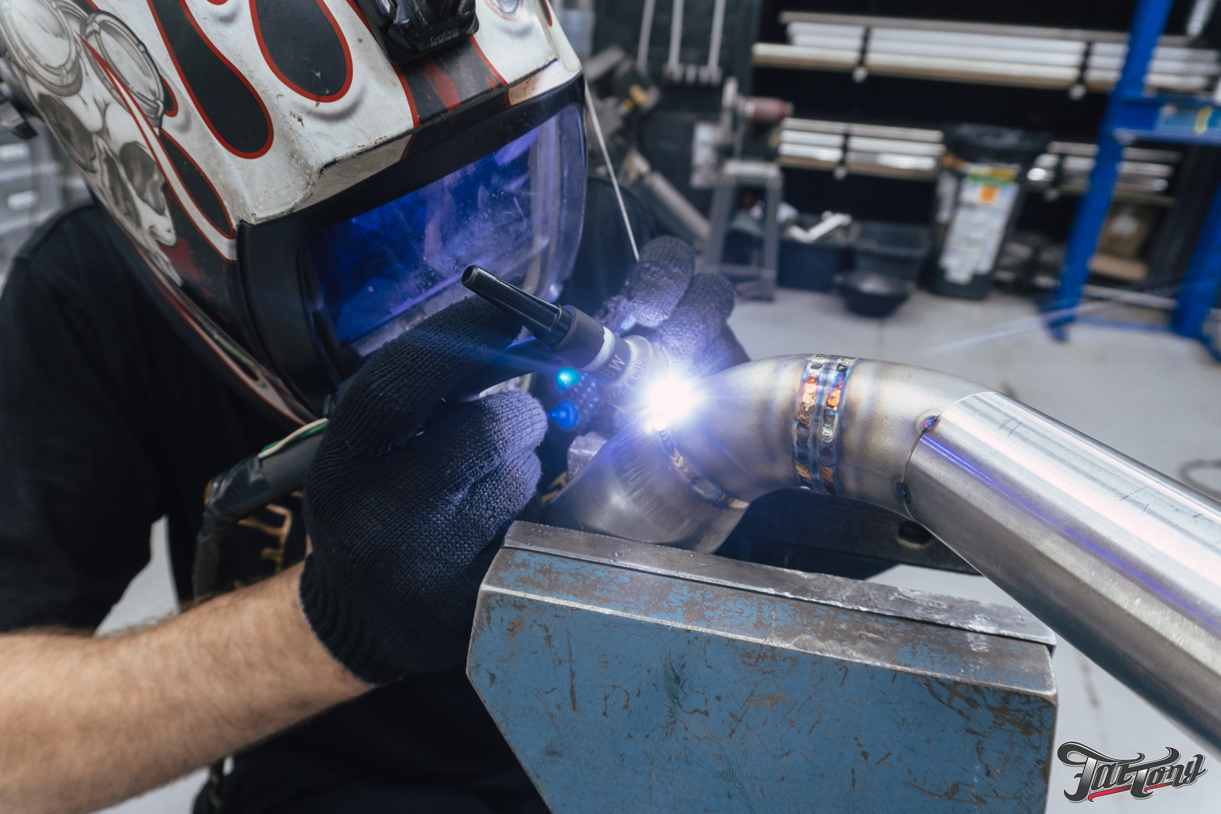 Mercedes G-class выхлопная система с 2мя режимами громкости. DeLorein