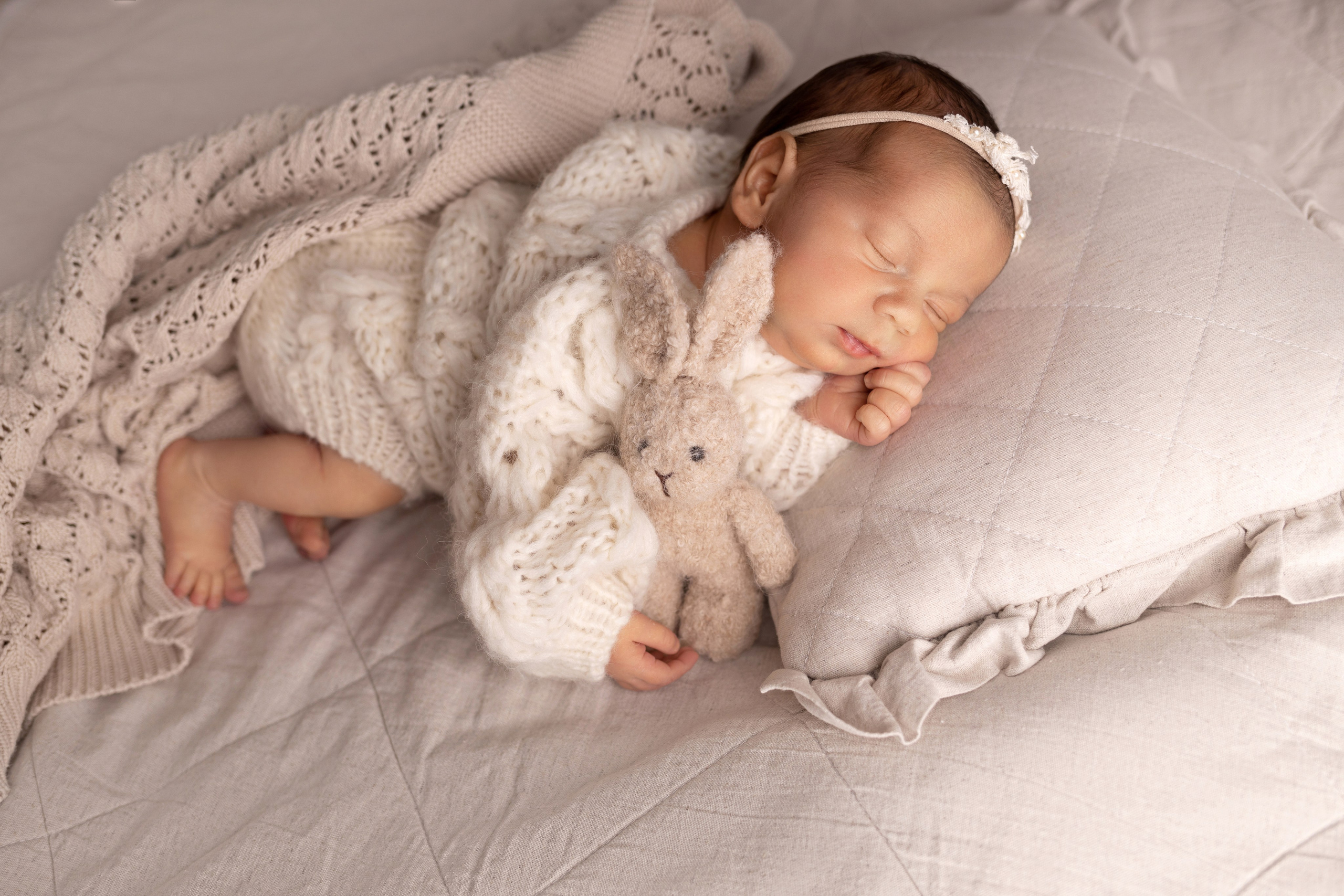 Newborn съемка в стиле Лайф. Фотограф новорожденных малышей в Омске и Омской области Эльвира Камаева