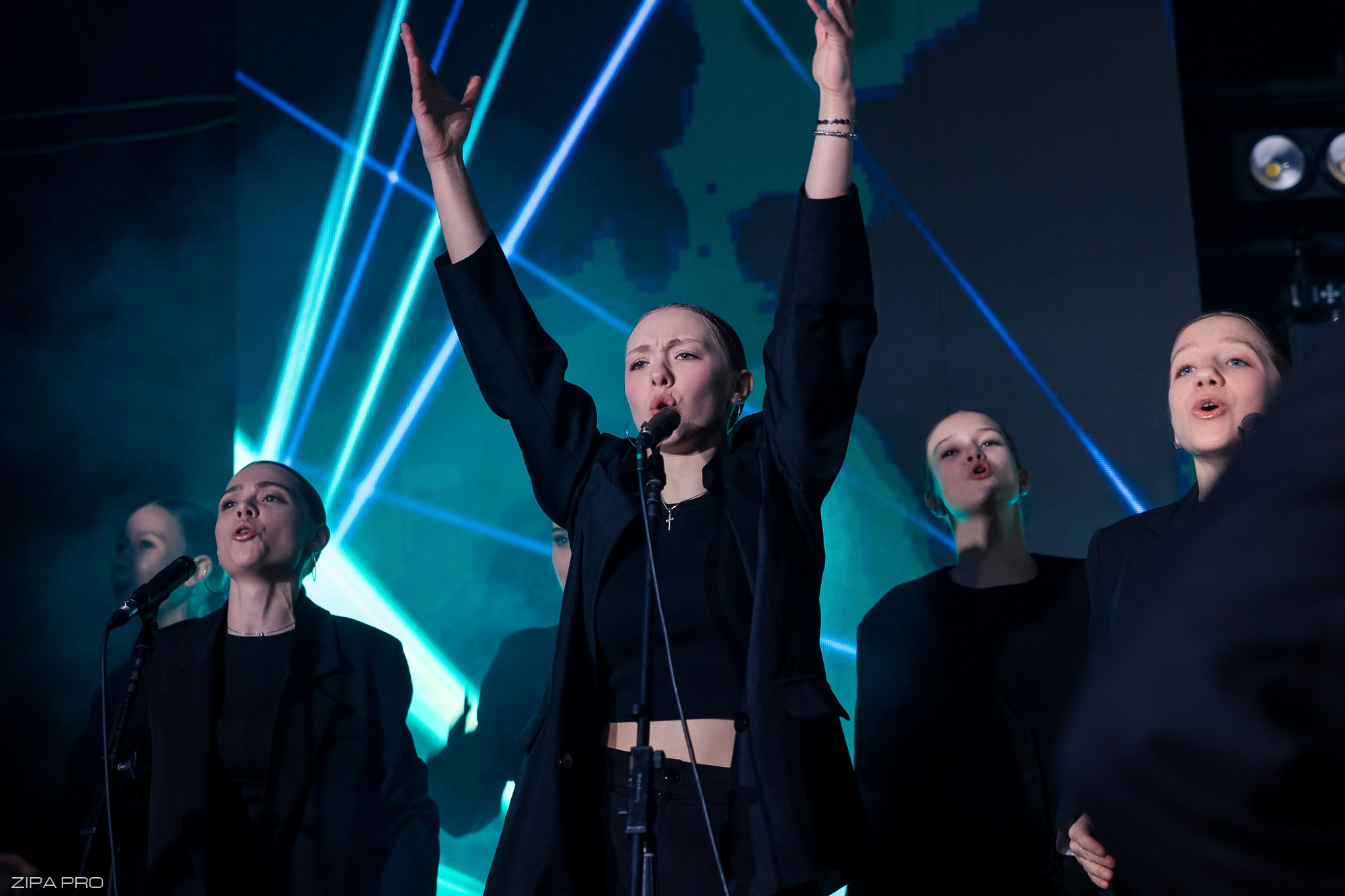Сольный концерт кавер-группы «Балбесы». Фотограф Zipa Pro