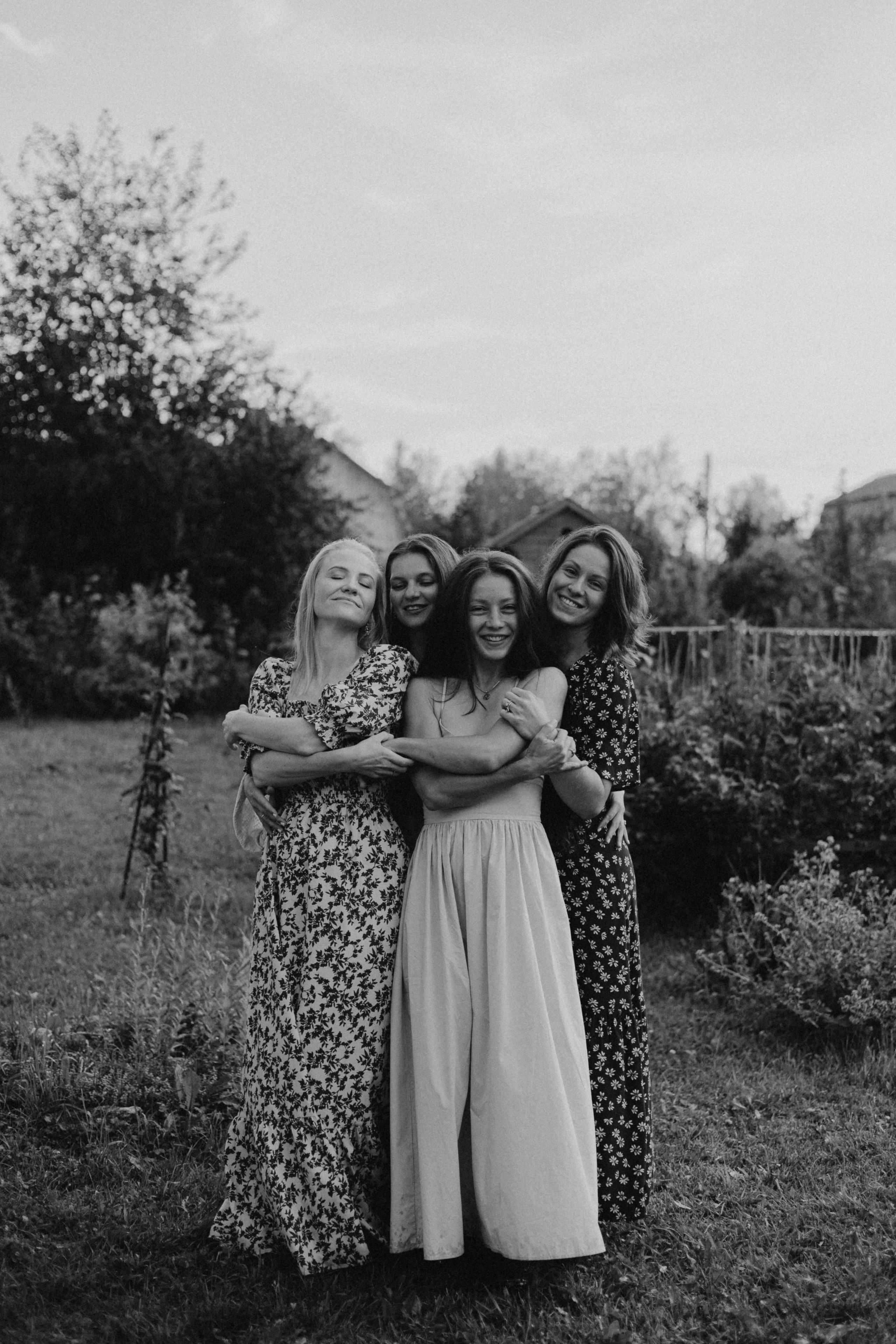 Подруги. Дача. Фотограф Настя Леонова