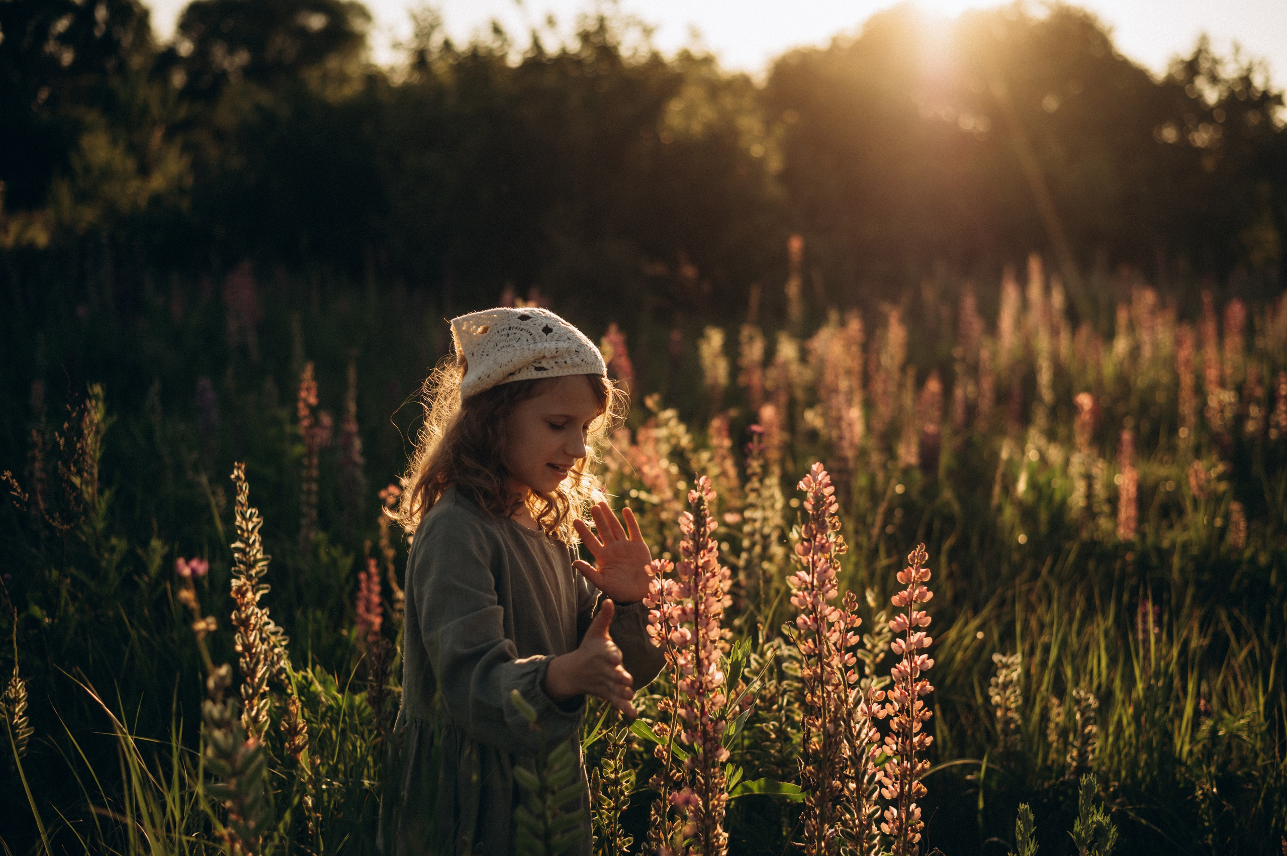 Кристина, Соня и люпиновый вечер. Фотограф Мария Стрелкова
