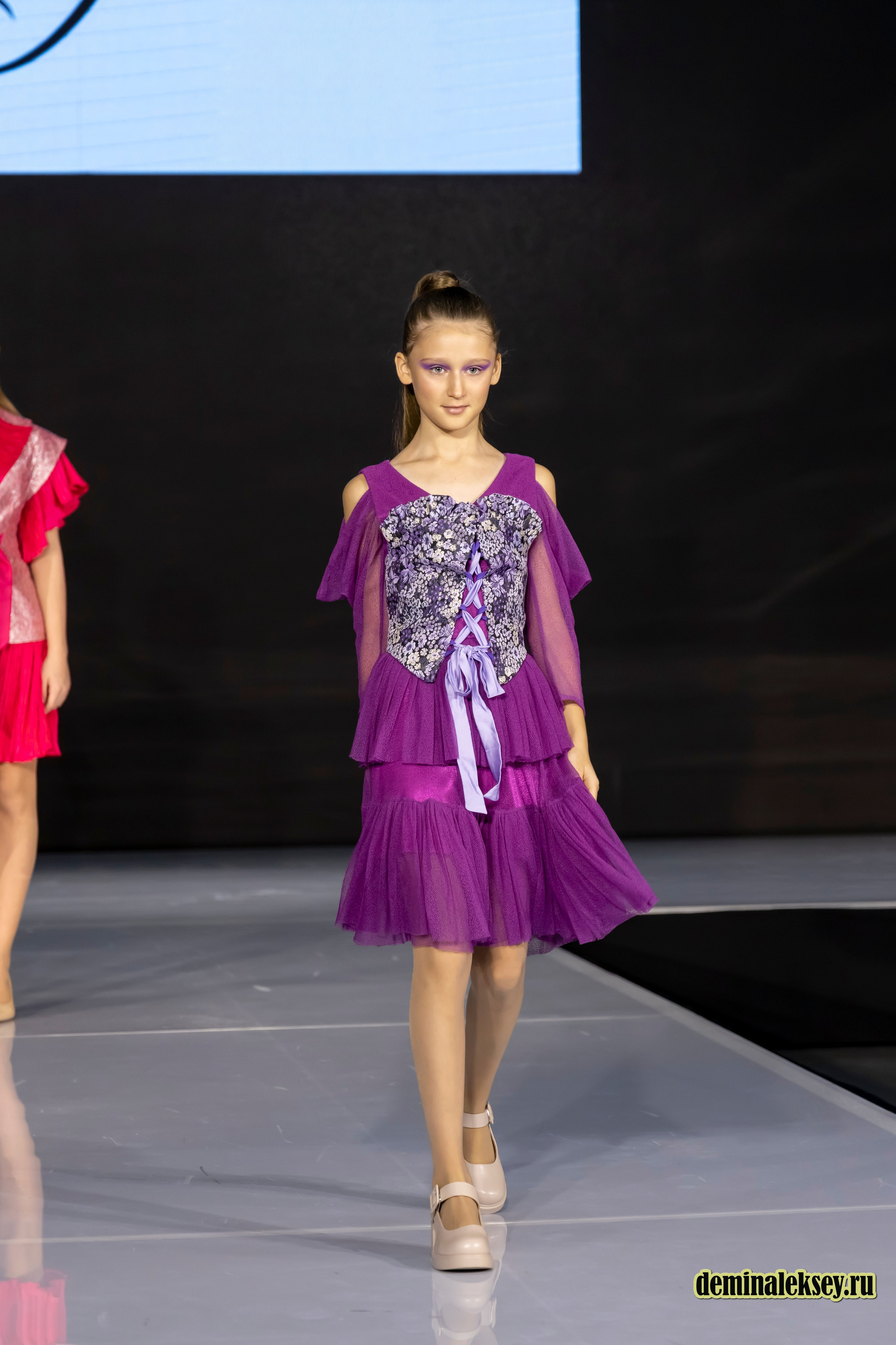 Показ бренда Mirafame на выставке Уникальная Россия 2025. Репортажный, семейный и студийный фотограф в Москве Демин Алексей