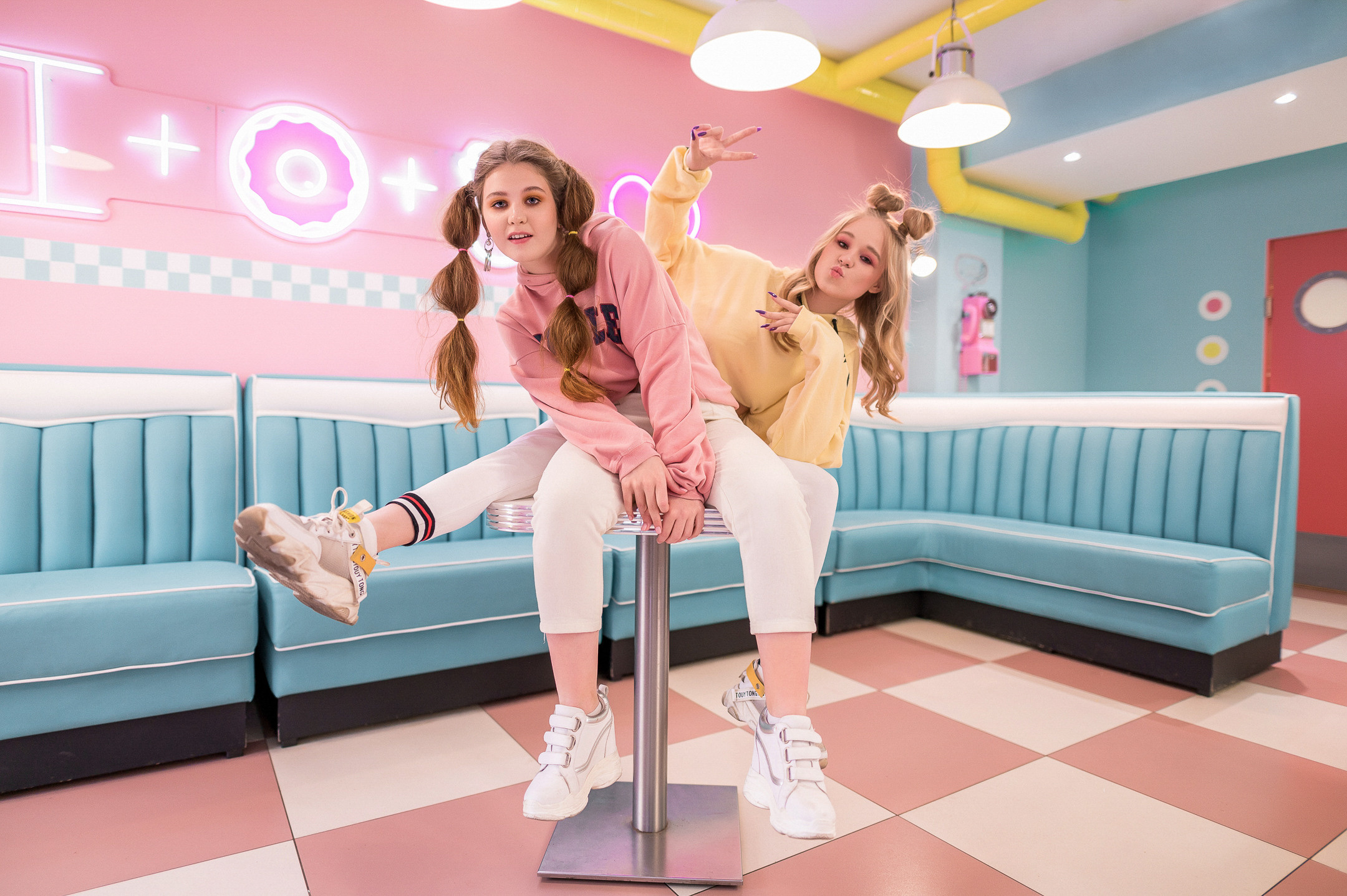 Ника и Леся. Свадебный семейный фотограф в Батуми Павел Мишарин