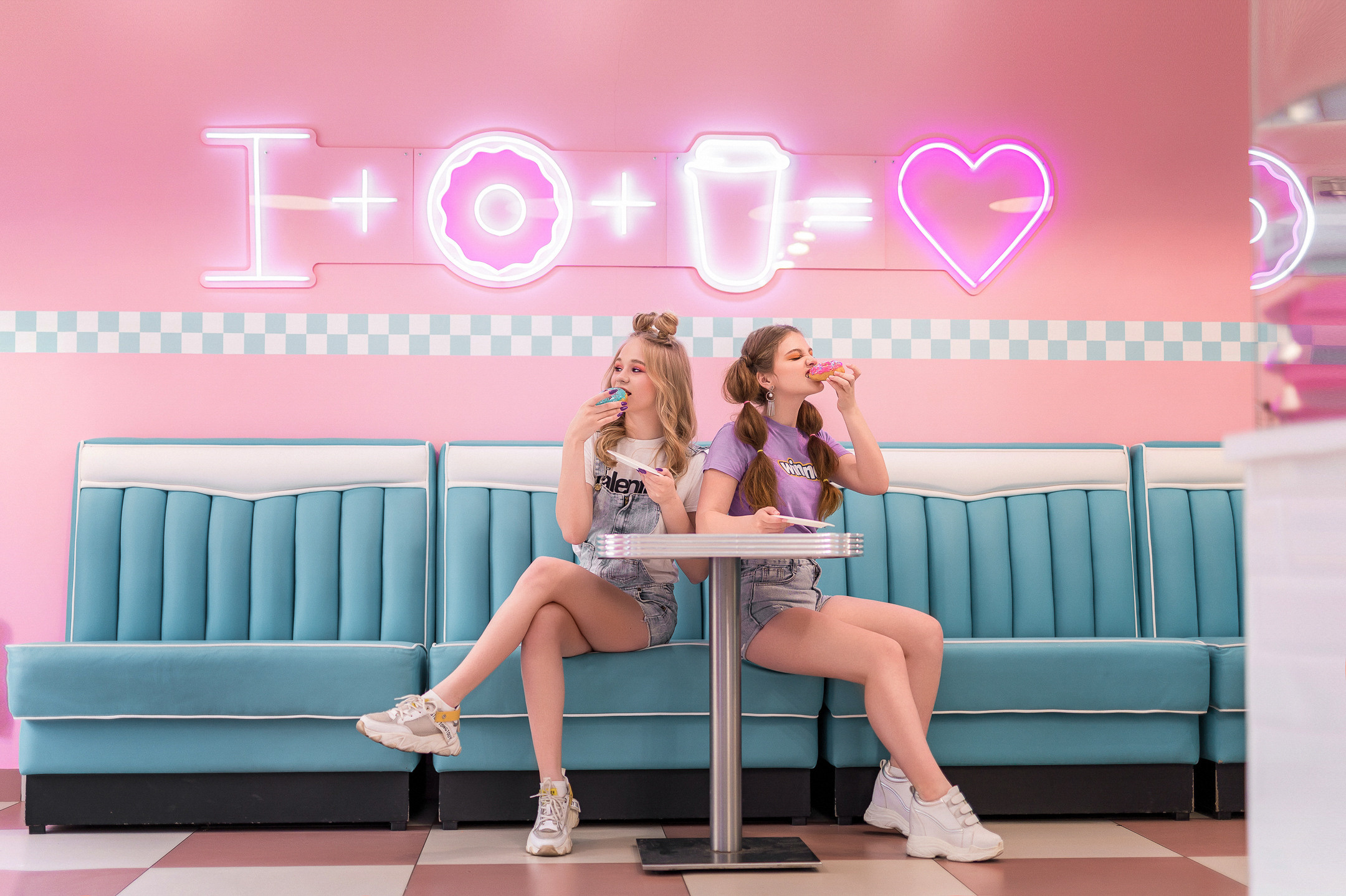 Ника и Леся. Свадебный семейный фотограф в Батуми Павел Мишарин