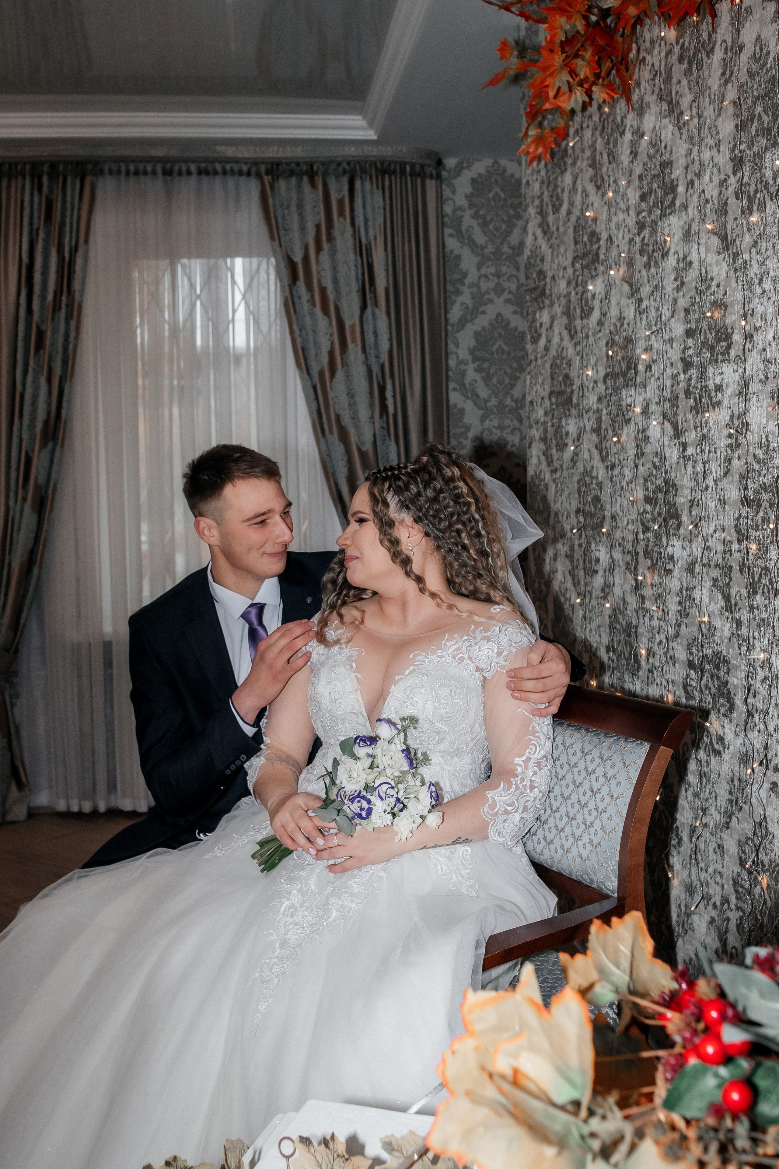 Ноябрьская свадьба в Сормовском ЗАГСе и в фотостудии Акт Первый. Свадебный фотограф и фотограф Love-Store в Нижнем Новгороде Анастасия