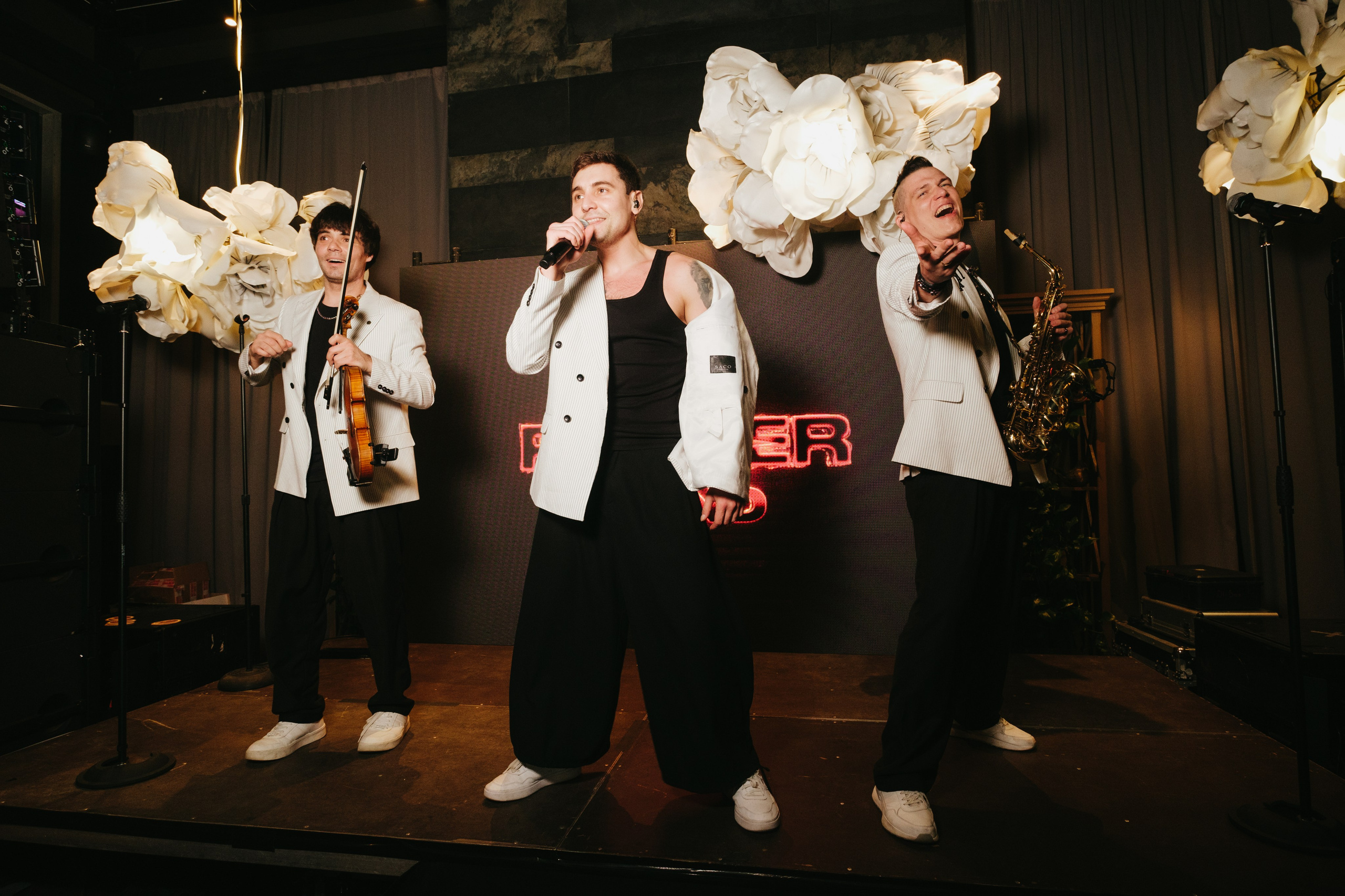 Корпоратив в Сириусу (Адлер) 10 лет компании. Свадебный фотограф Денис Ожигин в Краснодаре и крае. Эмоциональная и стильная съемка вашего дня