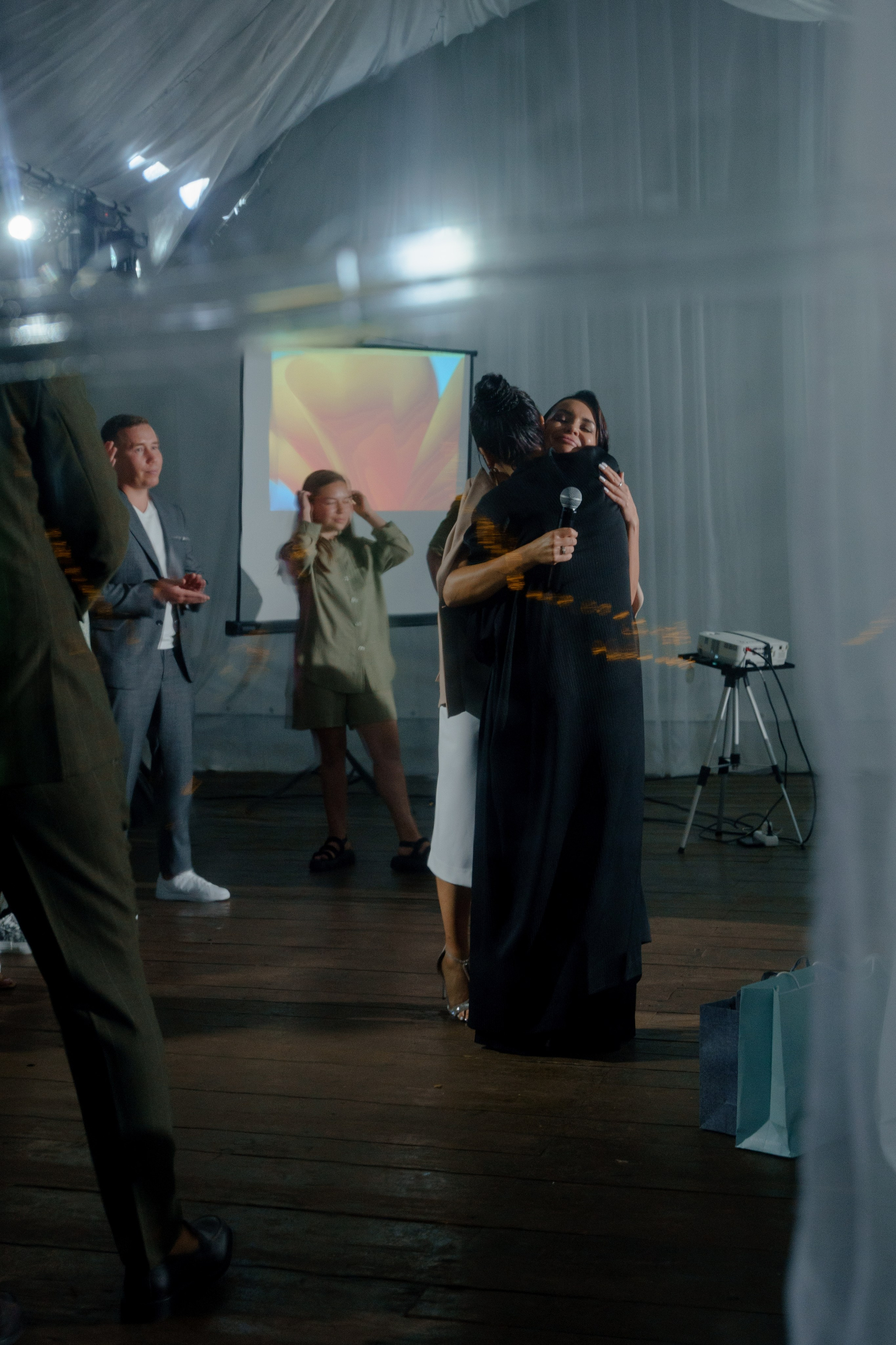 День рождения в шатре на водохранилище. Репортажный фотограф Москва Сергей Дружинин