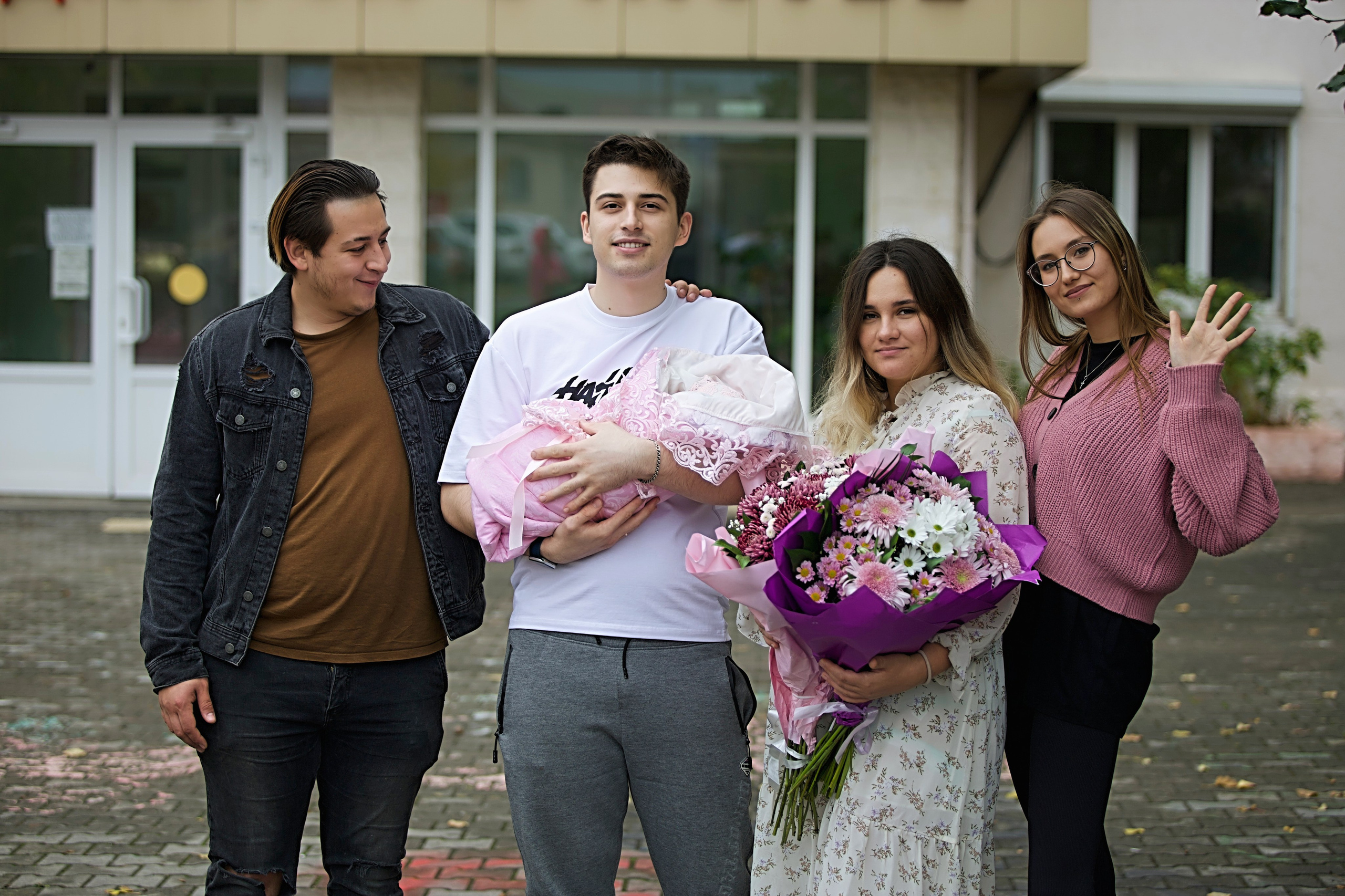 Выписка Аня и Давид. Репортажный фотограф Анапа