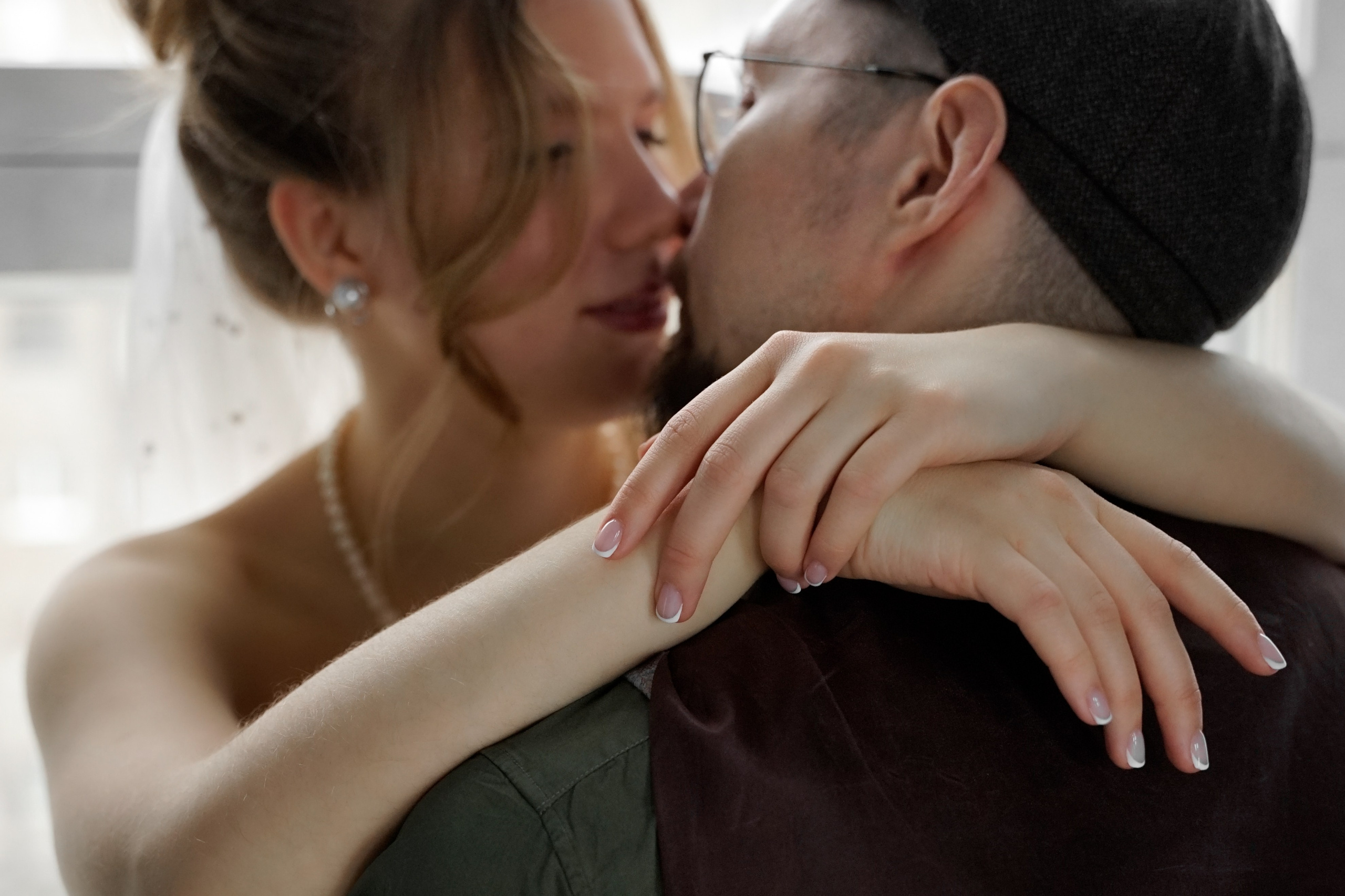 Фотосессия в необычном образе для жениха и невесты