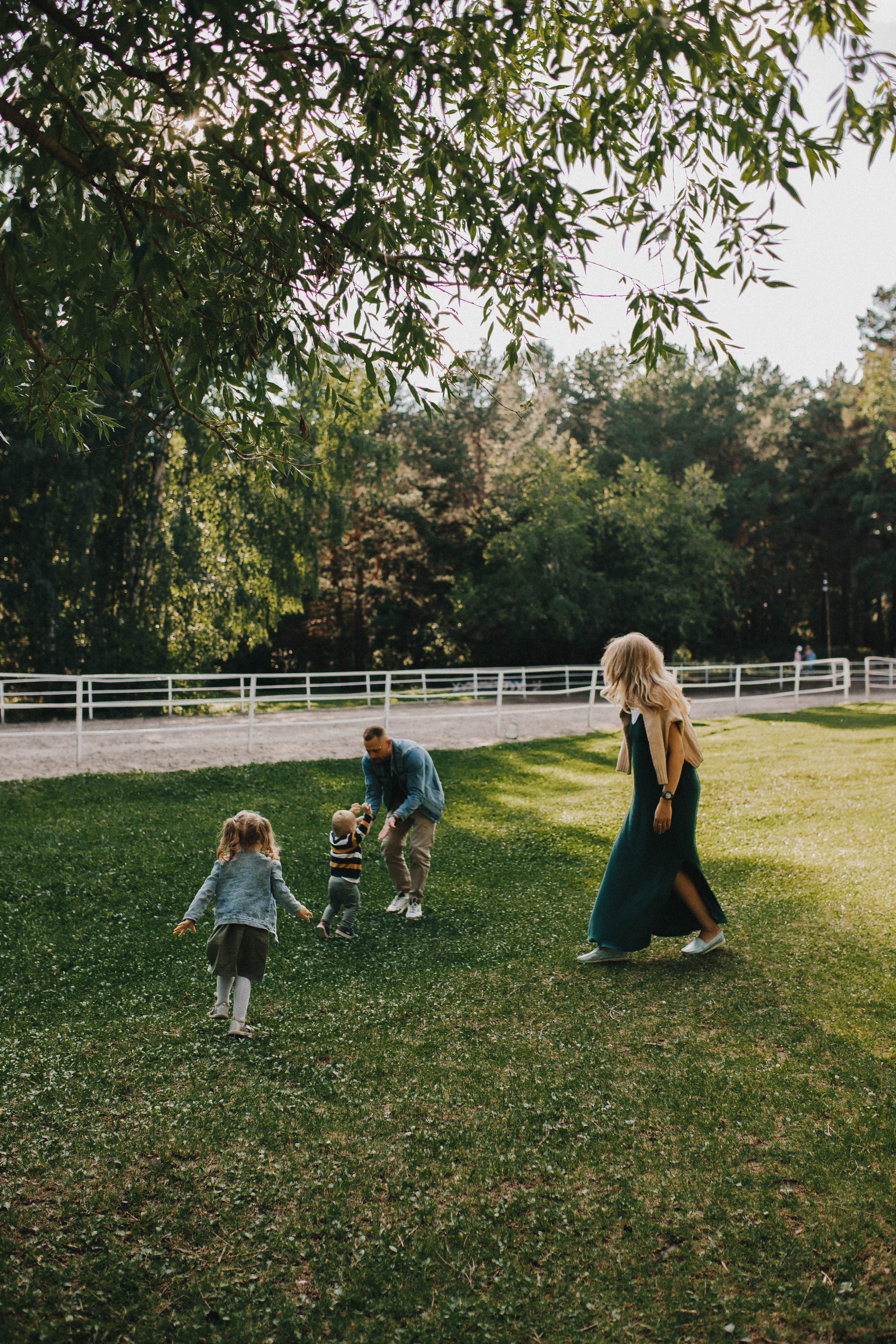 «Ма, па, поехали на лошадок смотреть!». Свадебный фотограф Новосибирск