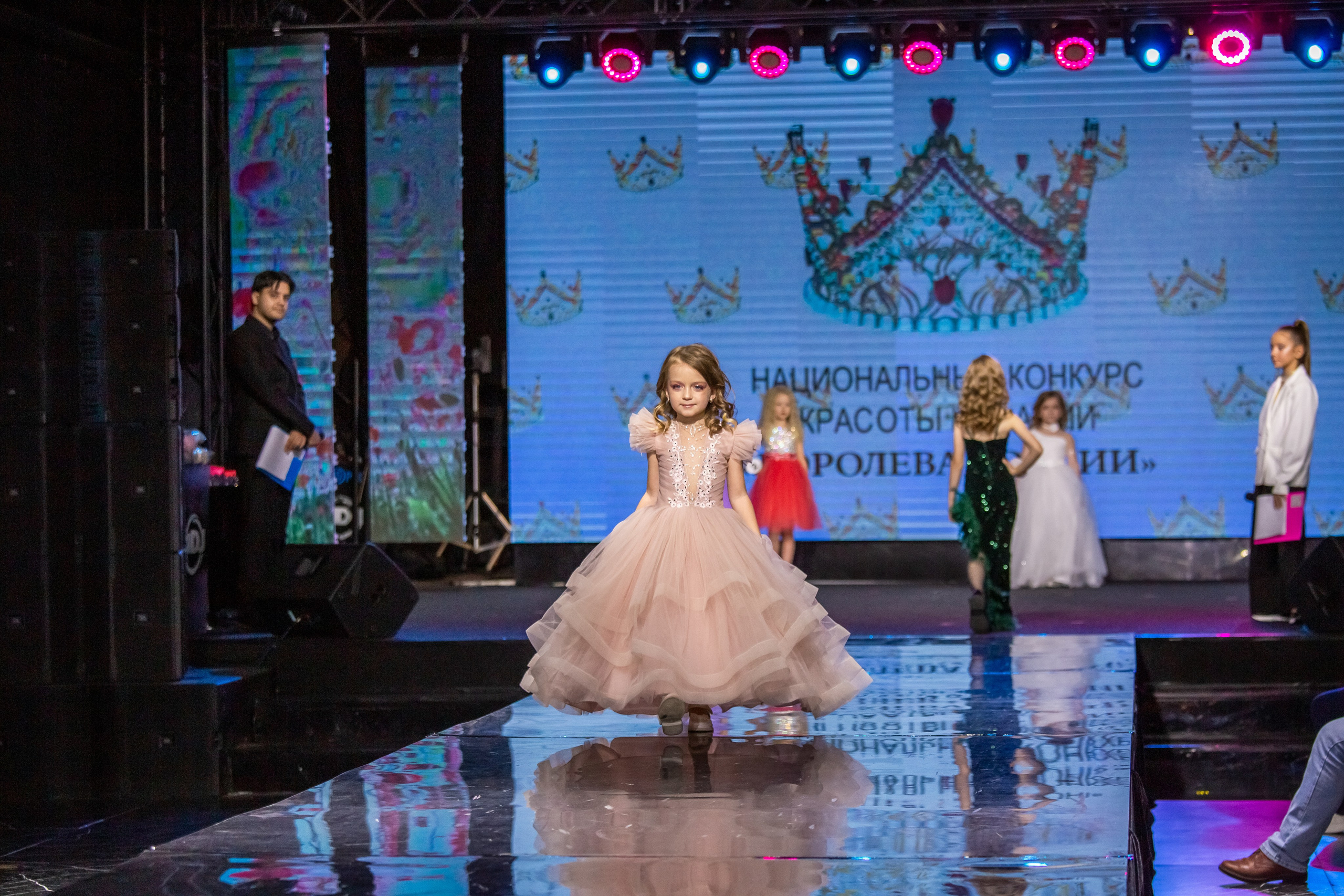 Юная королева Москвы 2024. Репортажный, семейный, свадебный, портретный фотограф