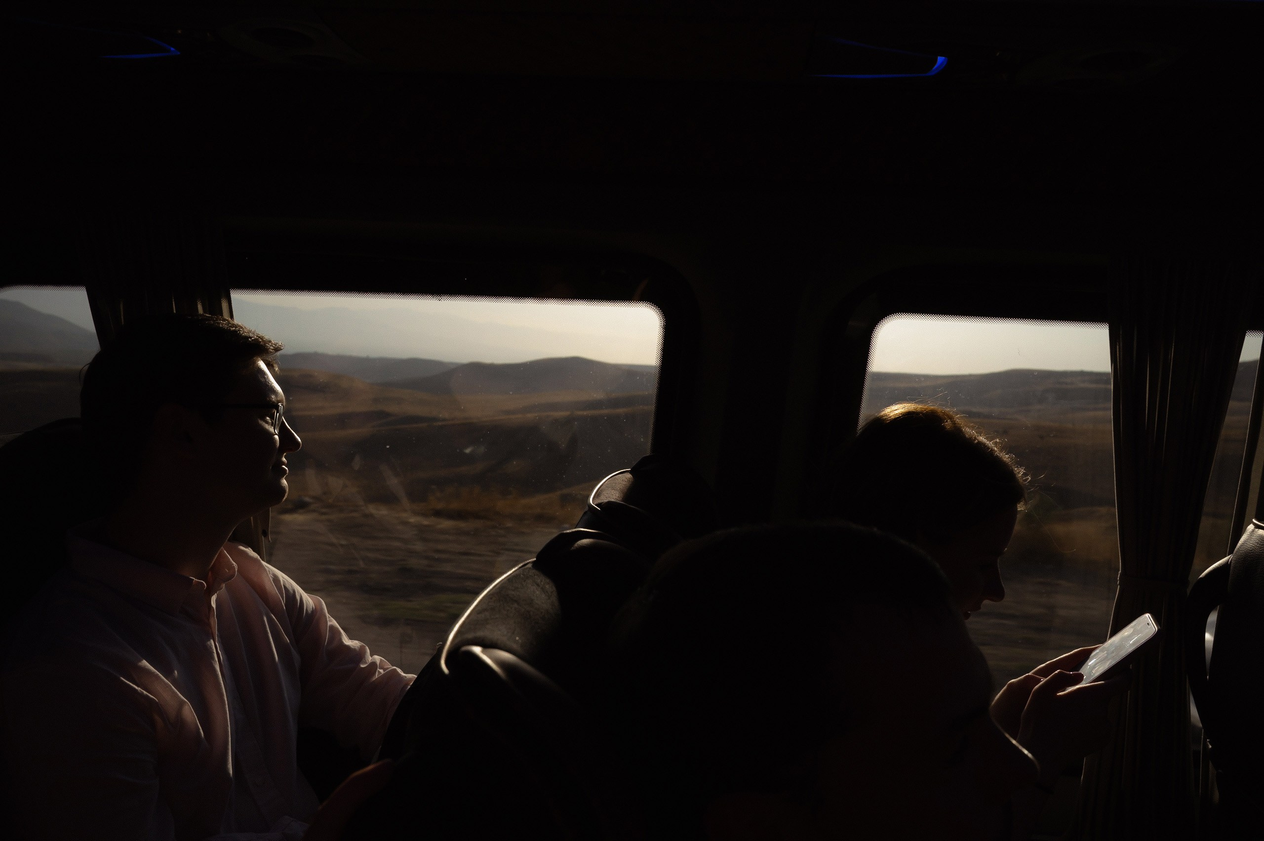 Трогательная свадебная вечеринка в горах Армении. Афина Ефимова. Свадебный фотограф Москва