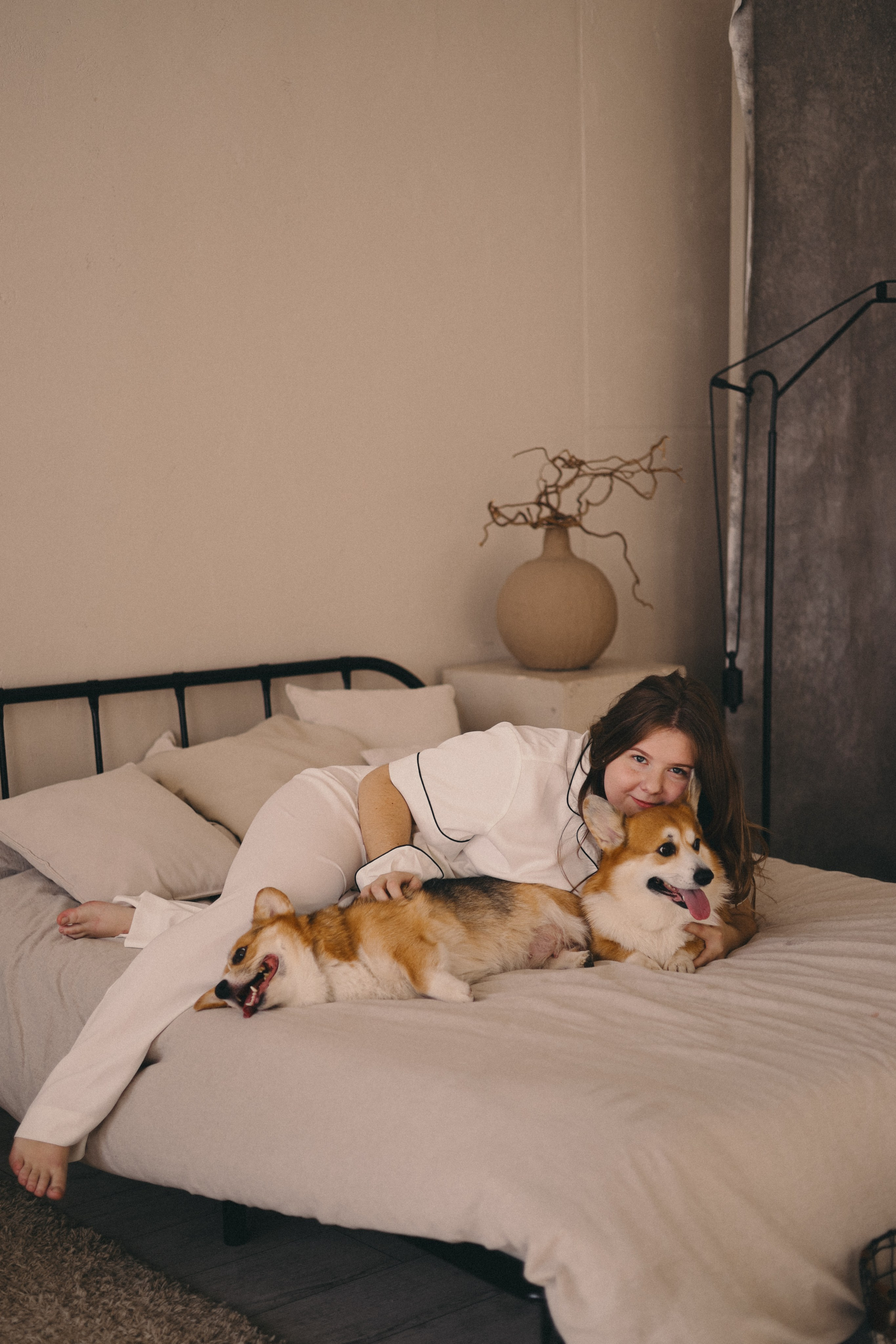 Виктория и Корги. Фотограф Мария Лаенко