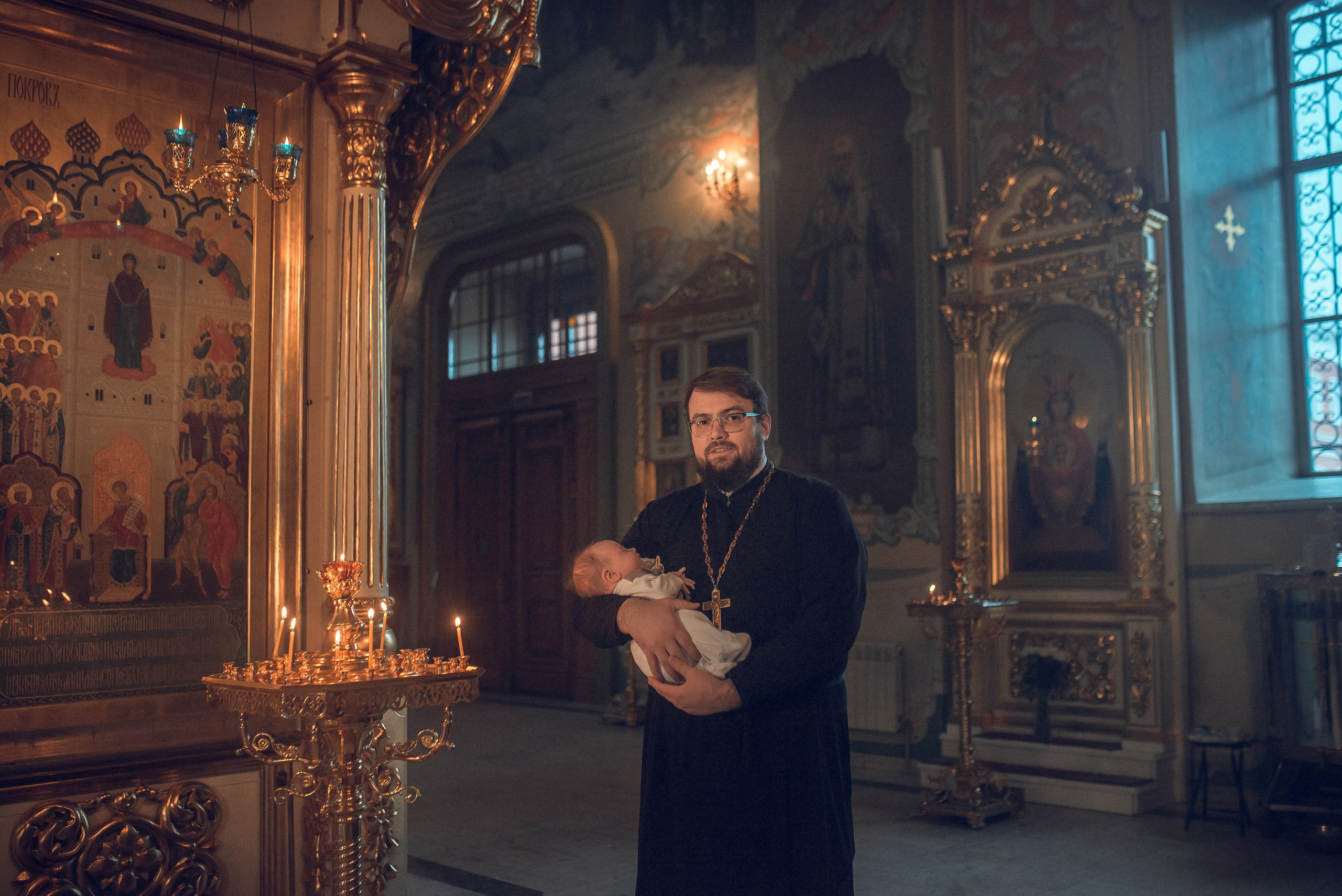 Таинство крещения Тихона. Фотограф на крещение в Саратове Марина Грушина