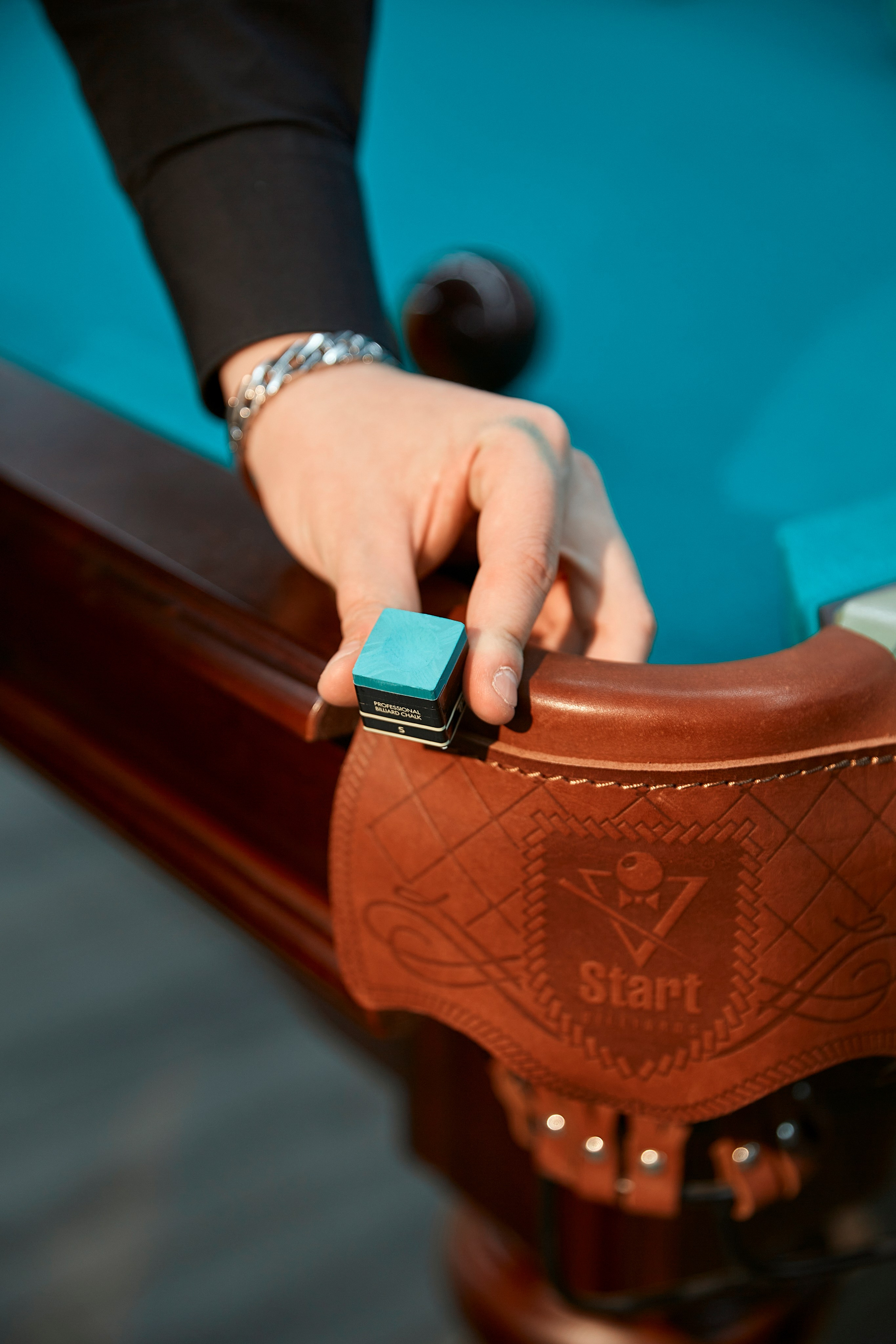 Семён За́йцев — российский профессиональный игрок в русский бильярд, мастер спорта России международного класса. Фотограф ваших самых ярких событий в Москве и СПБ. Збронская Юлия