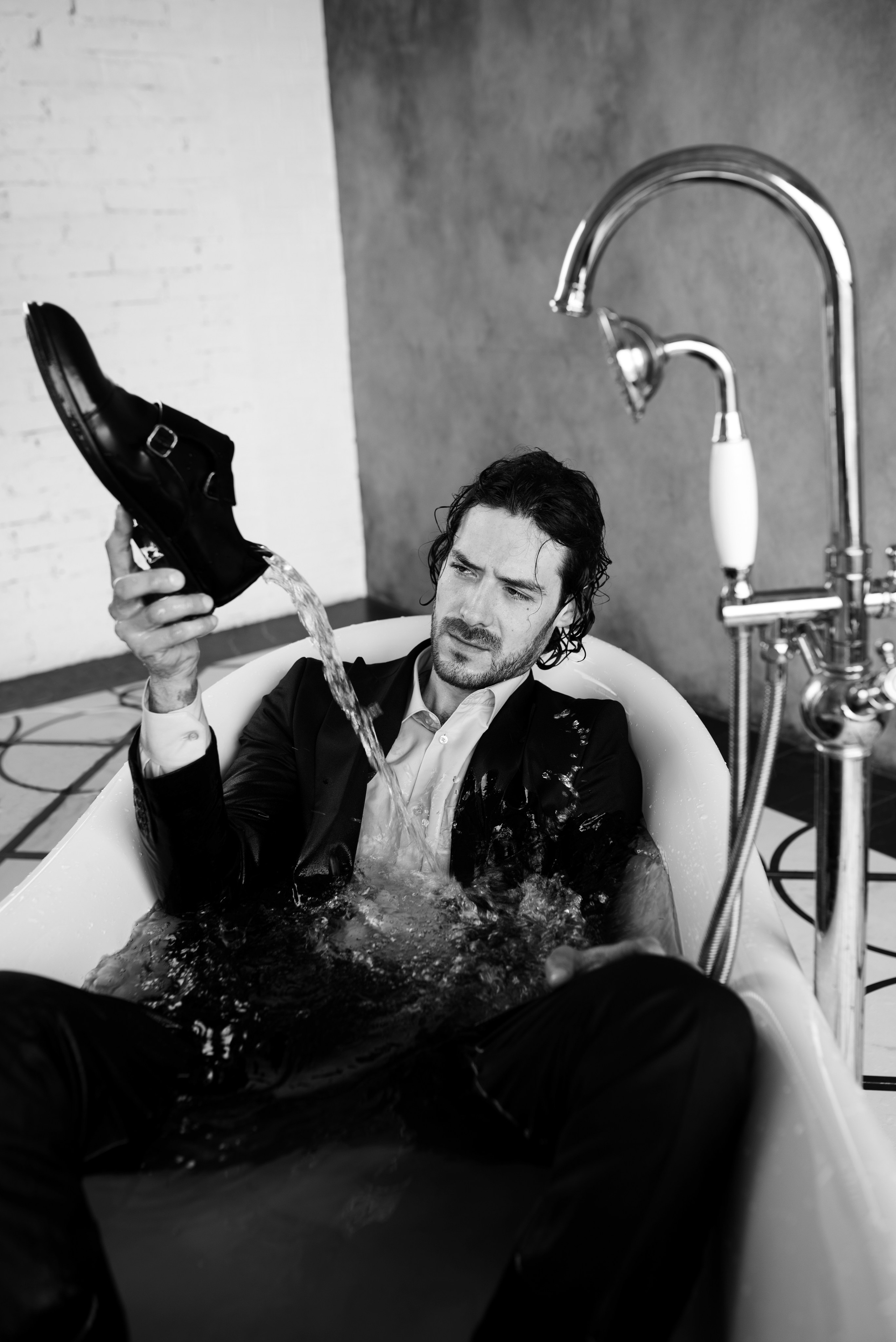 Женя в ванной. Я — Фотограф из Хабаровска