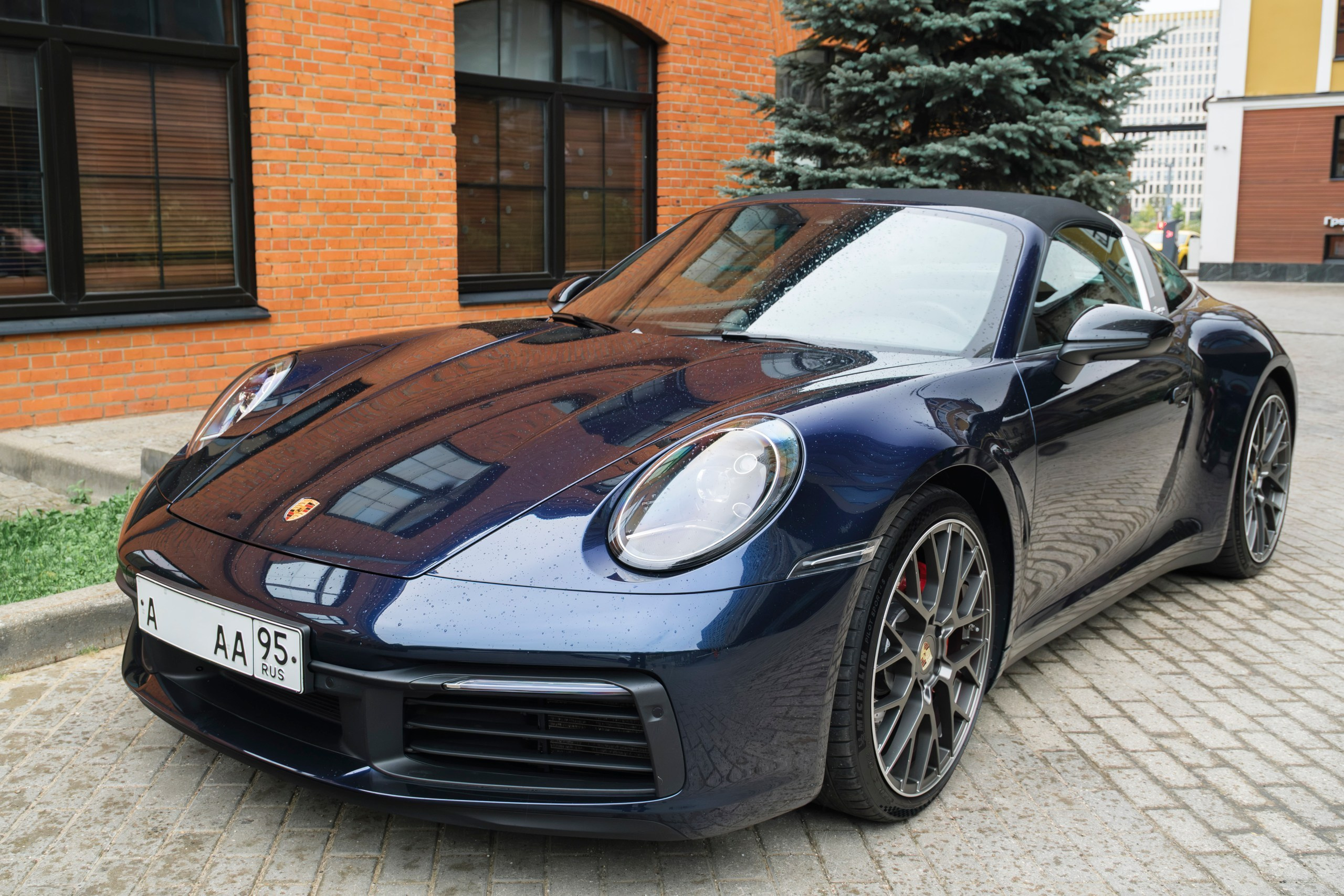 Съёмка автомобилей Porsche 911 Targa 4S и Panamera GTS. Фотограф на мероприятие в Москве — Павел Соколов