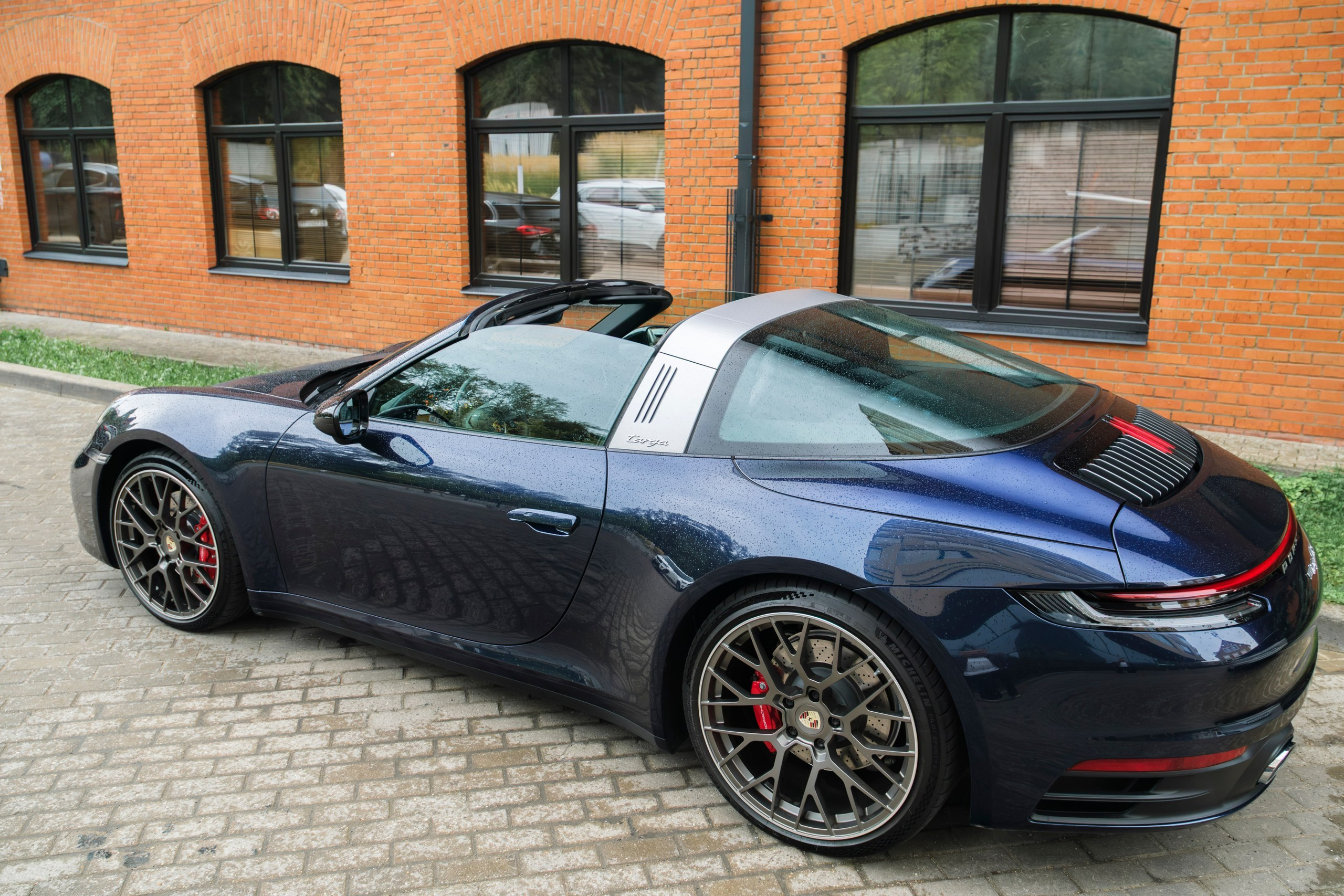 Съёмка автомобилей Porsche 911 Targa 4S и Panamera GTS. Фотограф на мероприятие в Москве — Павел Соколов