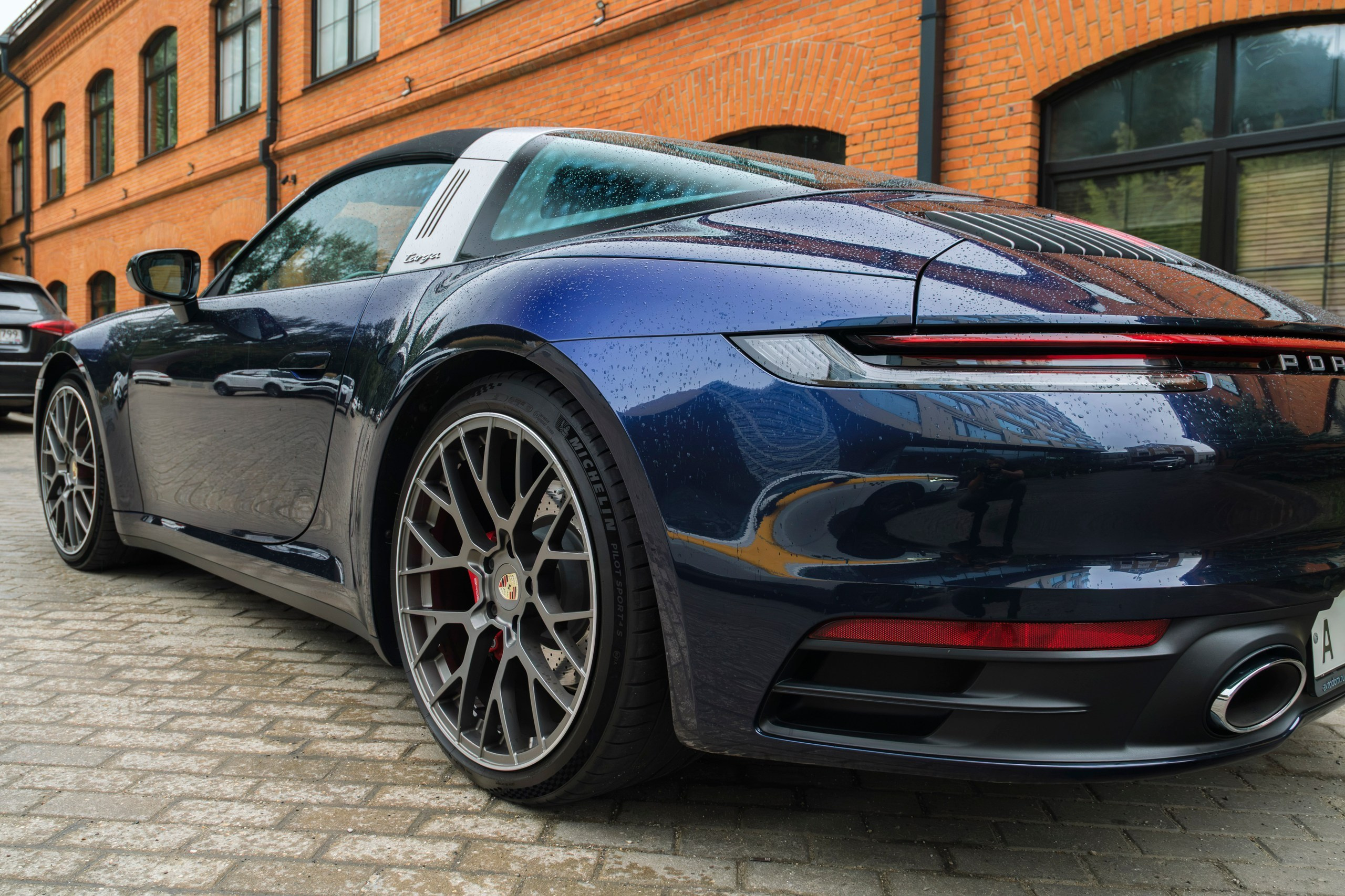 Съёмка автомобилей Porsche 911 Targa 4S и Panamera GTS. Фотограф на мероприятие в Москве — Павел Соколов