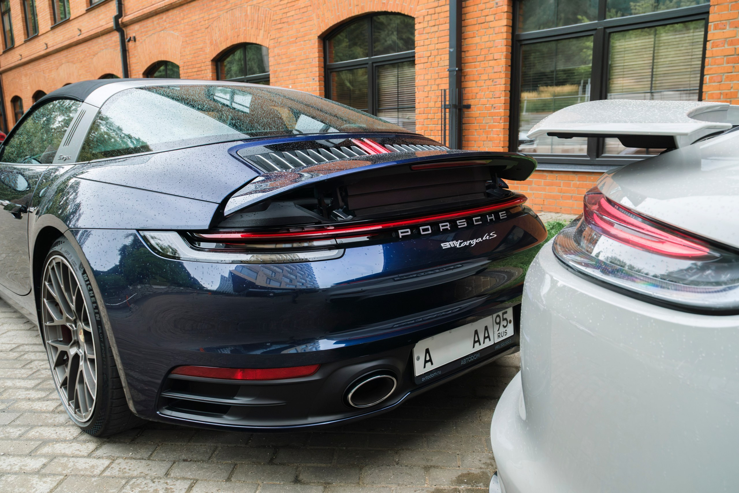 Съёмка автомобилей Porsche 911 Targa 4S и Panamera GTS. Фотограф на мероприятие в Москве — Павел Соколов
