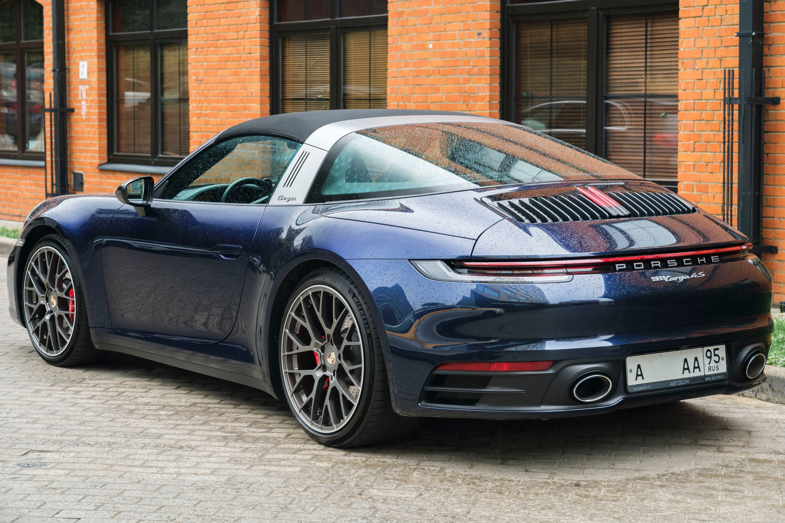 Съёмка автомобилей Porsche 911 Targa 4S и Panamera GTS. Фотограф на мероприятие в Москве — Павел Соколов