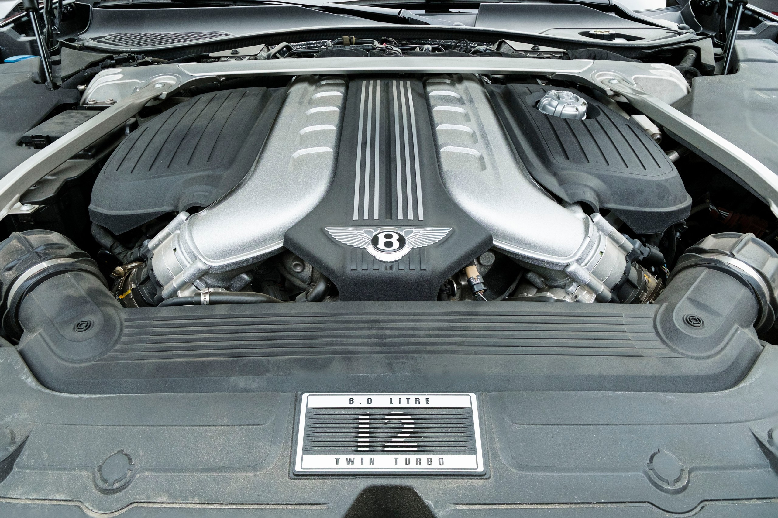 Съёмка Bentley Continental GT First Edition для продажи. Фотограф на мероприятие в Москве — Павел Соколов