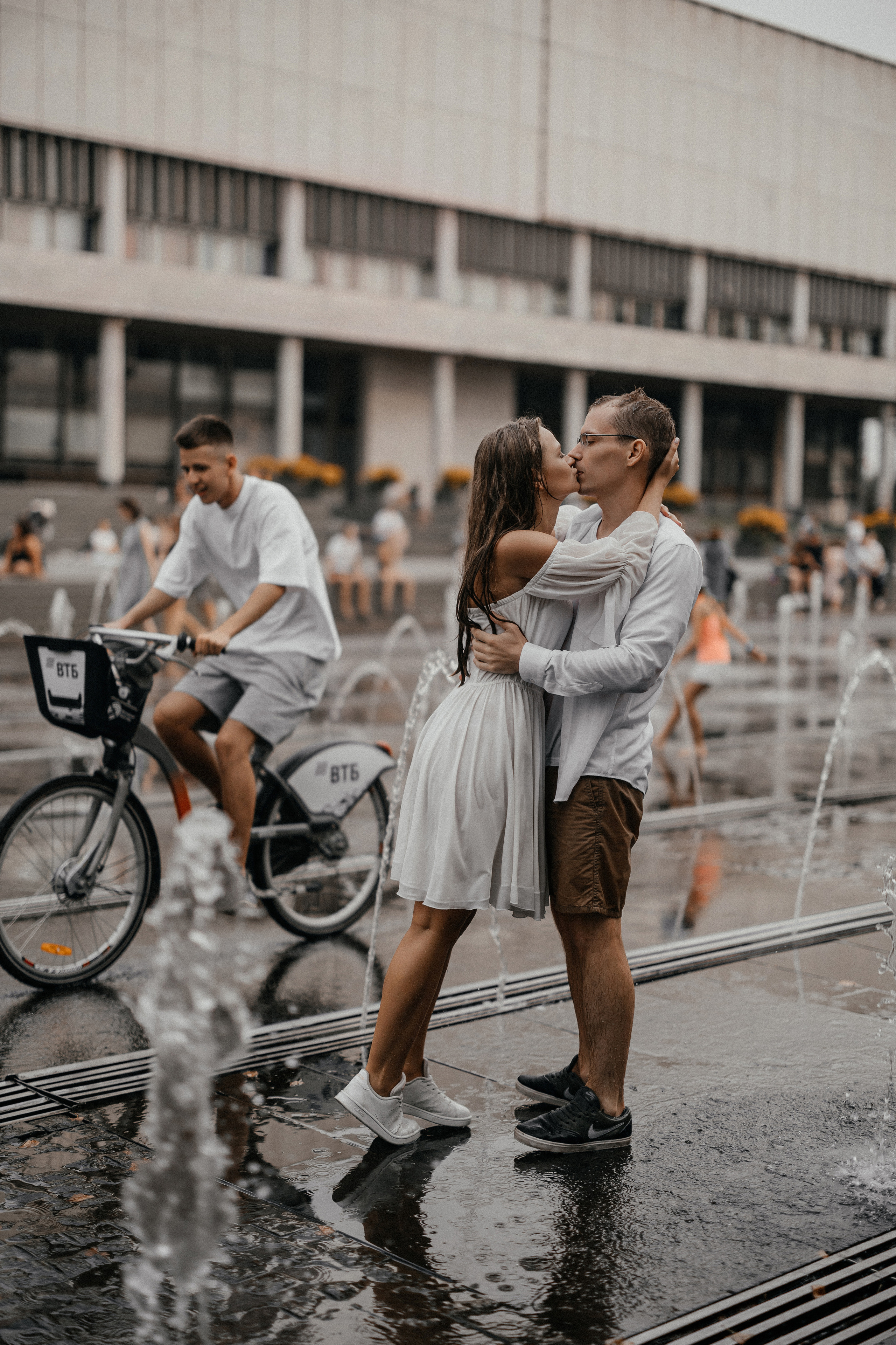Лав стори в фонтане ♥. Свадебный фотограф в Москве