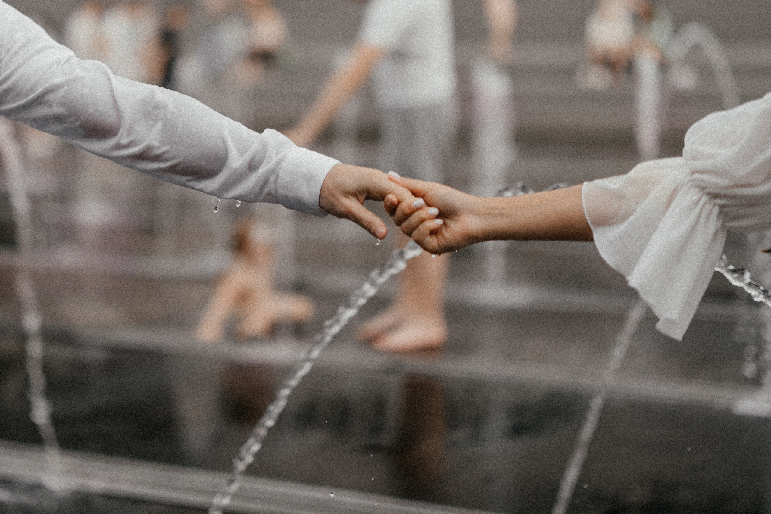 Лав стори в фонтане ♥. Свадебный фотограф в Москве