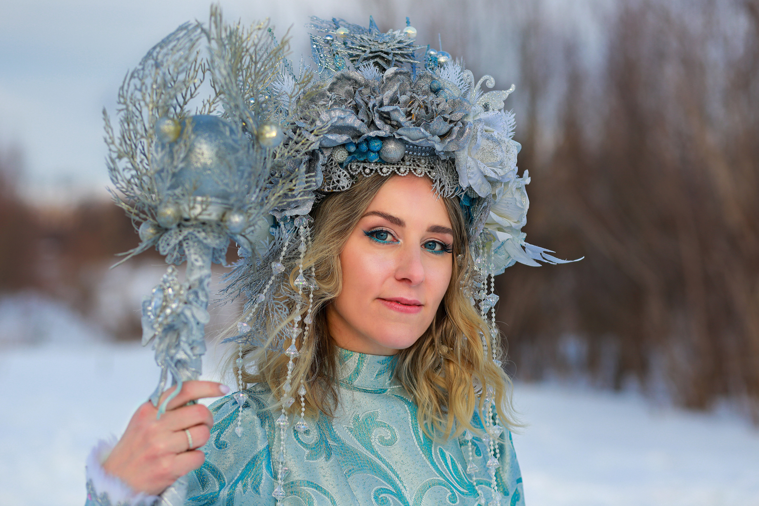 Зимняя Костюмированная фотосессия с Оленем и лошадками. Фотограф 📸 семейный, предметный, репортажный