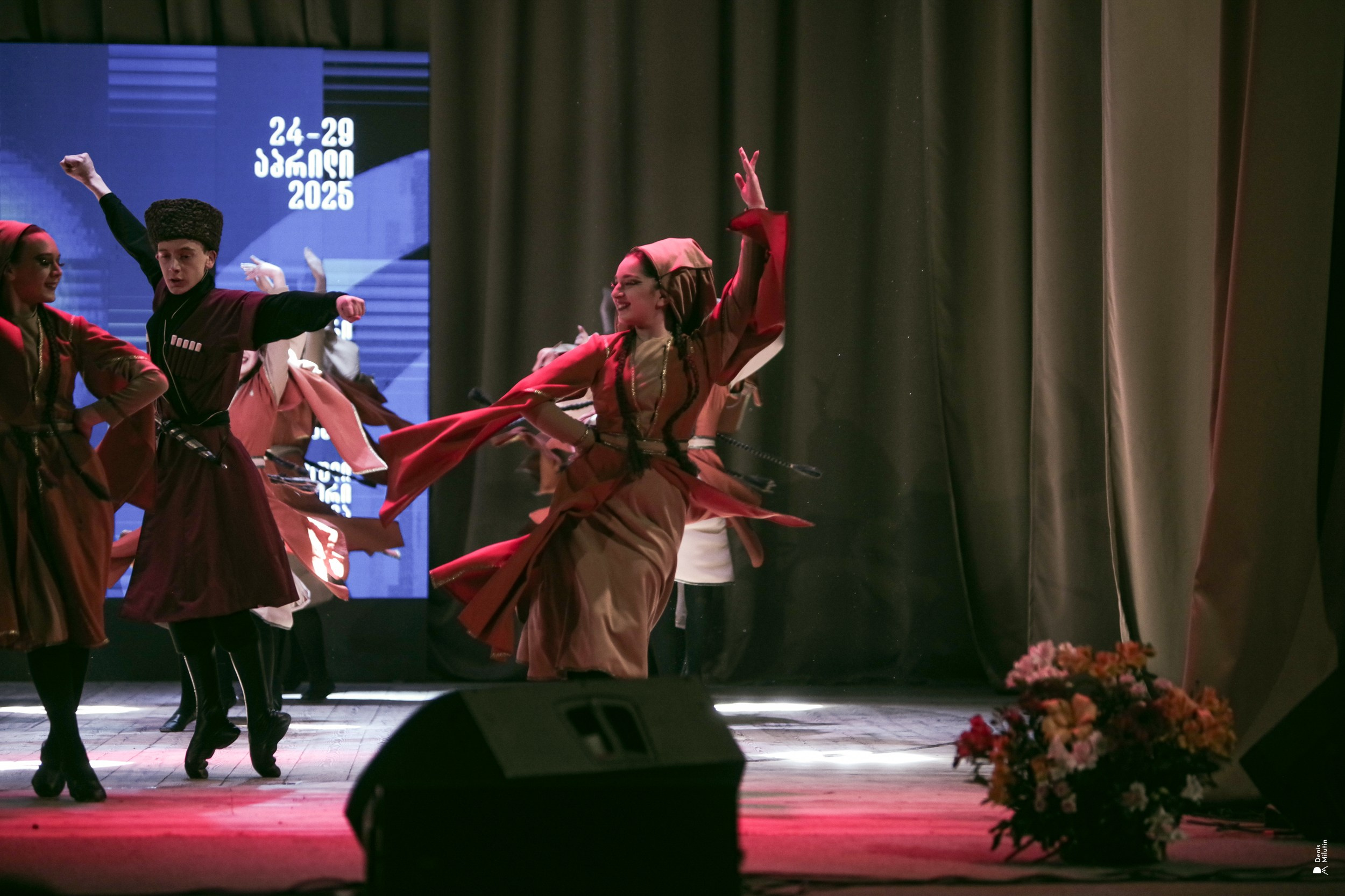 Танцы в Хоби. Портретный фотограф Денис Милютин