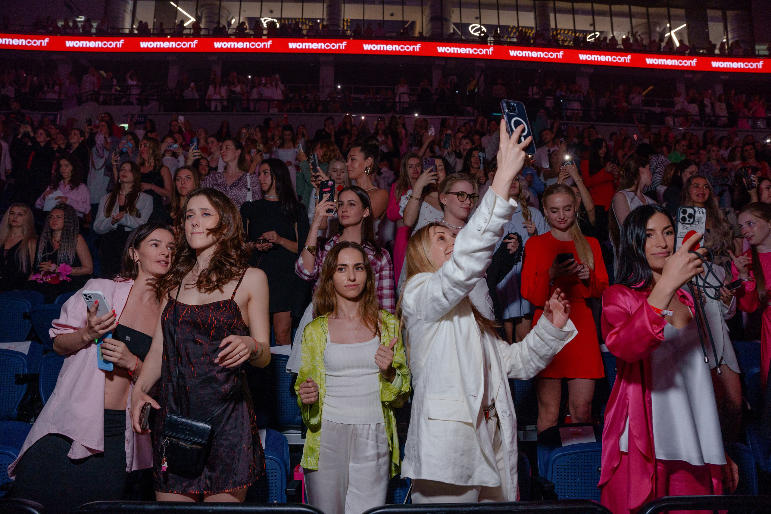 Фотограф на самую масштабную женскую конференцию в России WomenConf. Репортажный фотограф Москва Сергей Дружинин