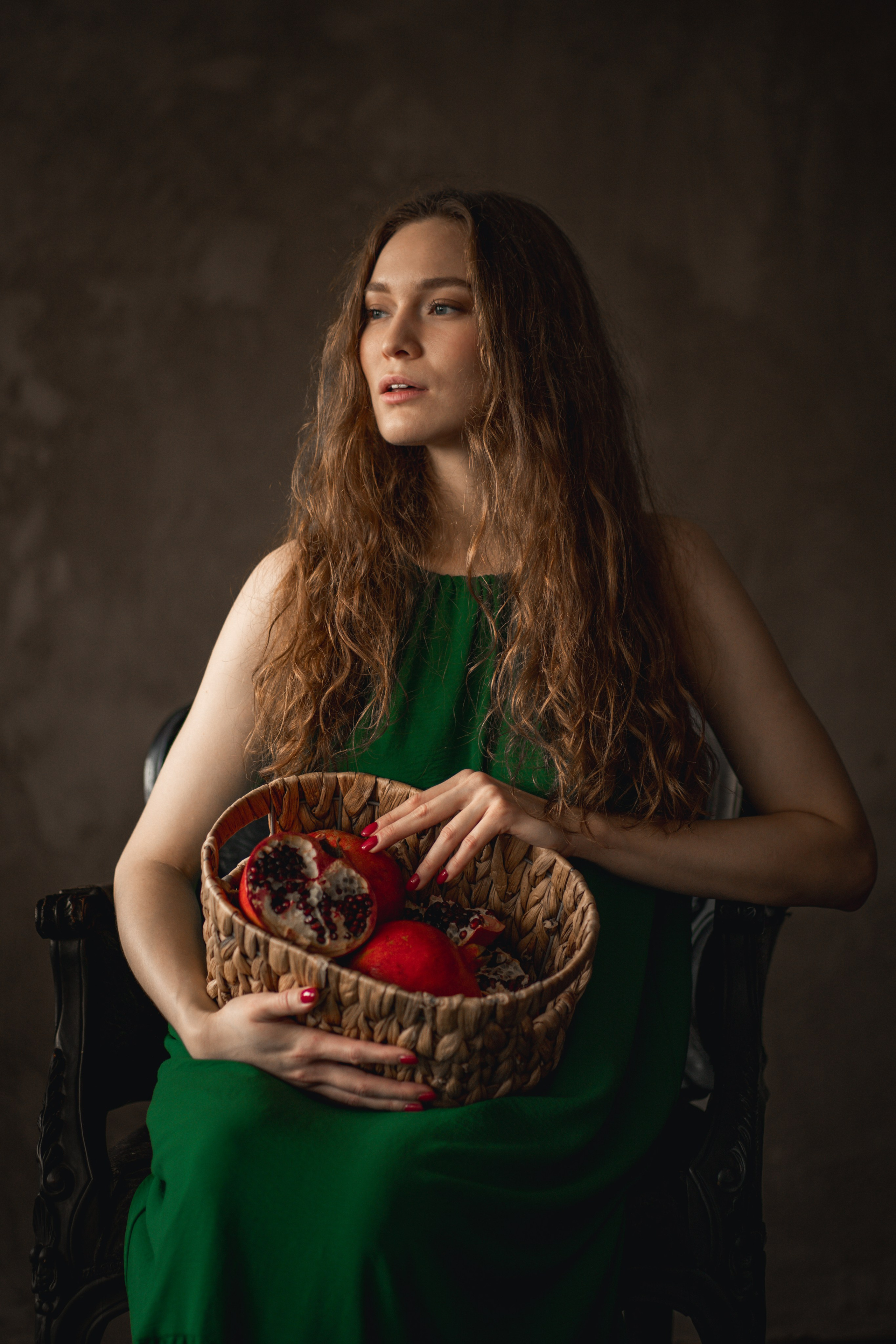 Девушка с гранатом. Фотограф Мария N Екатеринбург