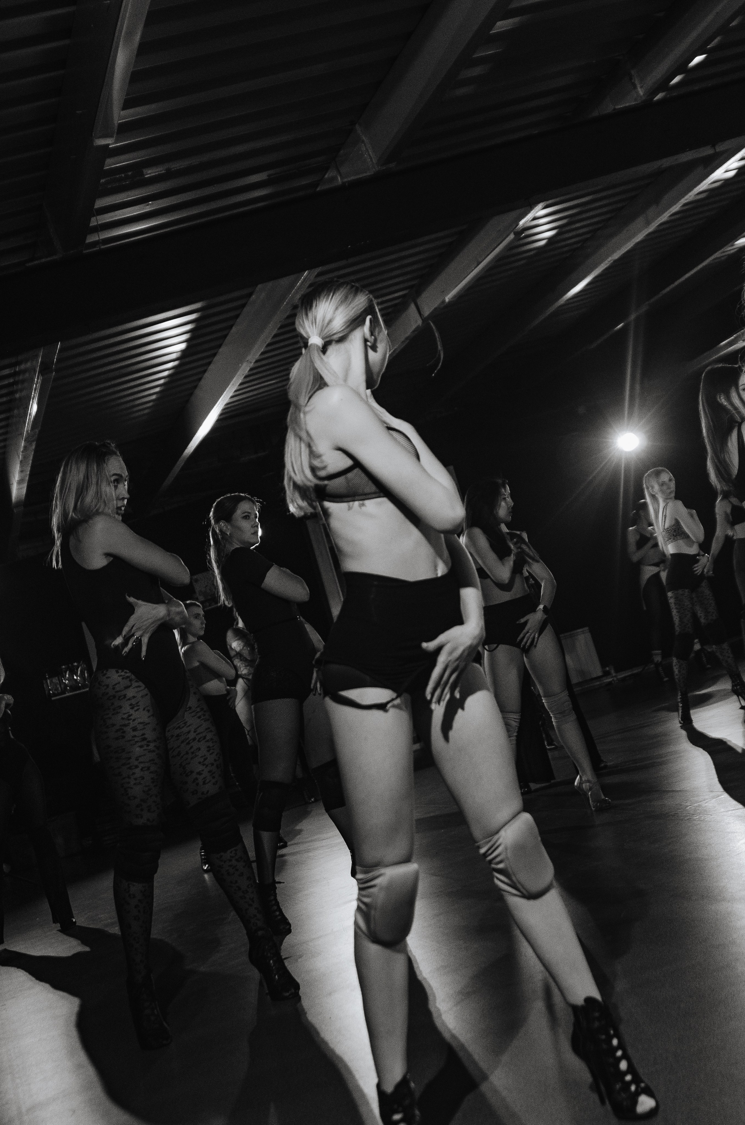 Мастер-классы по High Heels/Girly hip-hop от Оксаны ATTA. Денисова Аля — фотограф для парных съемок и индивидуальных историй в Барнауле