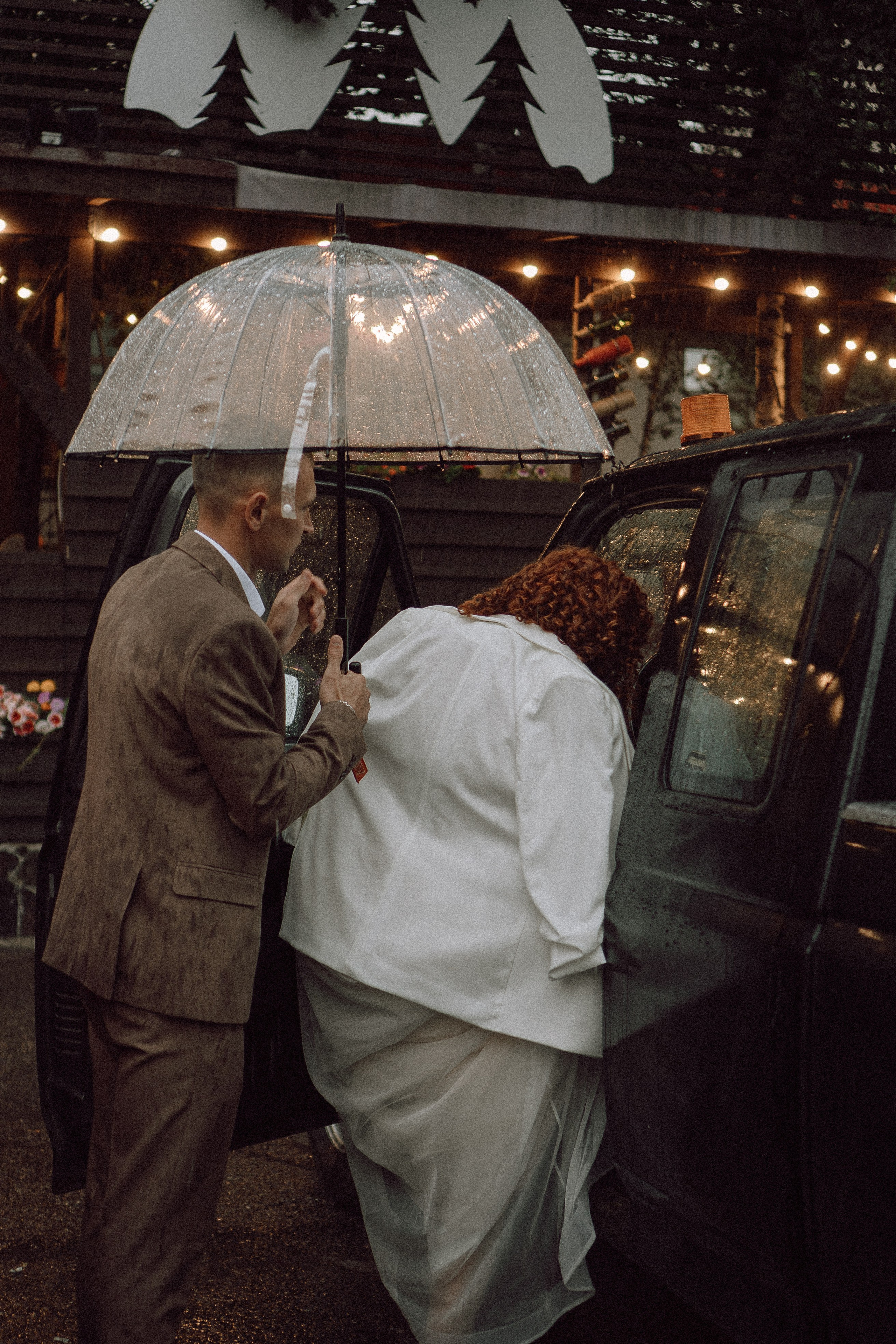 СВАДЕБНАЯ ФОТОСЕССИИЯ ПАРЫ В ГОРОДЕ ПРИОЗЕРСК В СОСНОВОМ ЛЕСУ И С ПИКАПОМ. Профессиональный фотограф, Санкт-Петербург — Виктория Богомолова