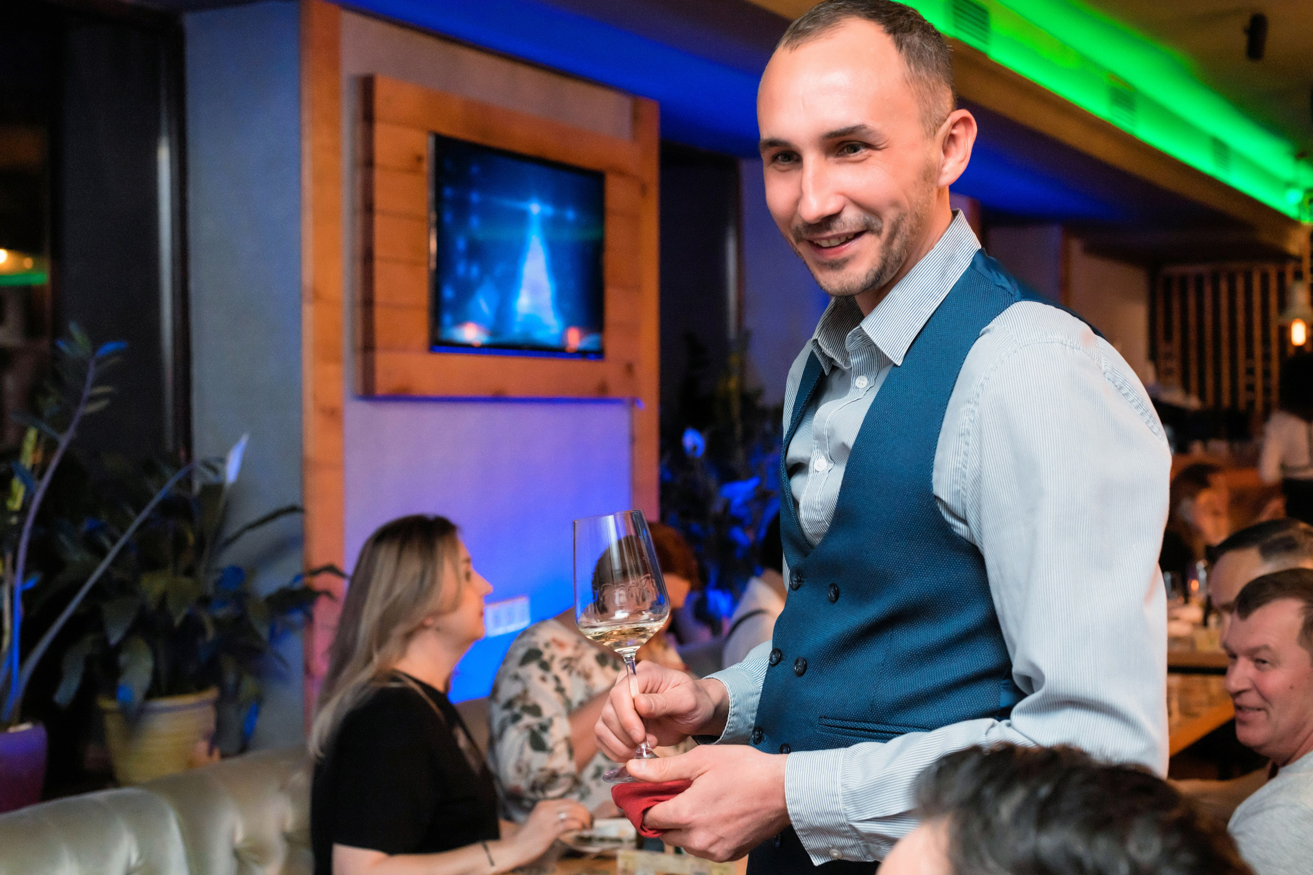 Винный ужин в Краснодаре. Создание сайтов, SMM, производство контента | Студия «Медведь» | Услуги для бизнеса