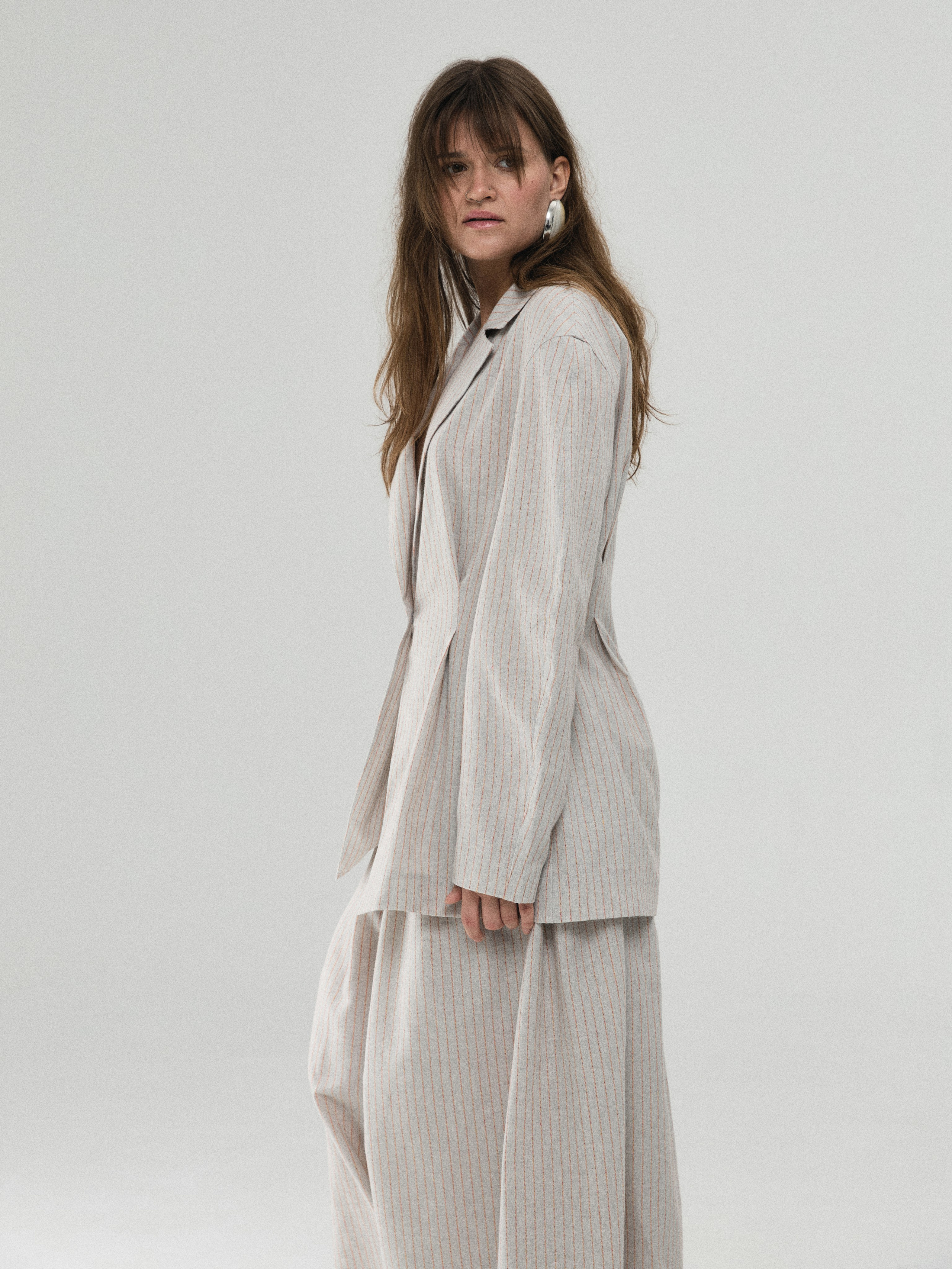 57 Atelier. Фотограф в Москве и Сургуте Алла Лесовая. Снимаю каталог для брендов и индивидуальные портреты для людей