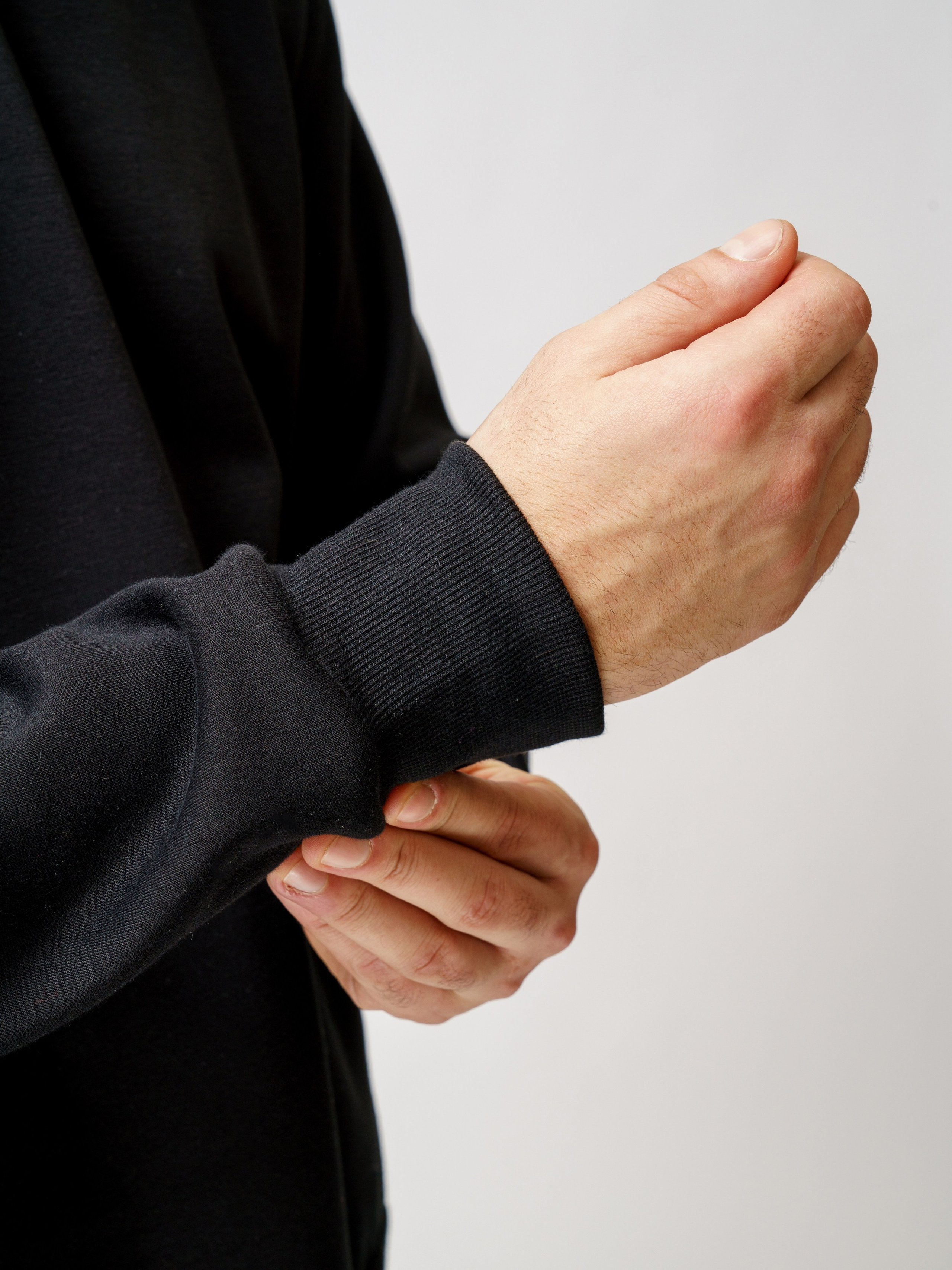 Худи мужское, модель Вячеслав. KED Production — продакшн из СПб. Создаём фото, видео и контент, который помогает брендам и селлерам продавать больше