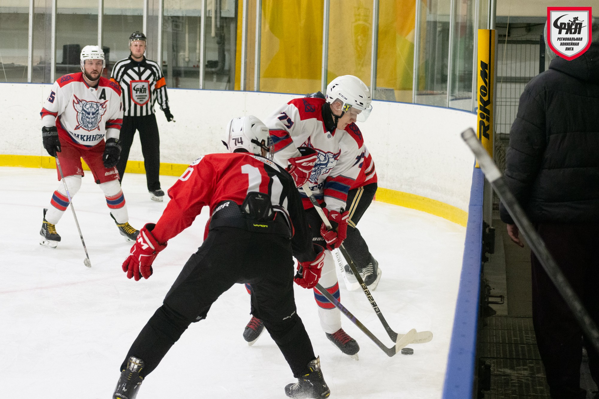 Хоккей. Фотограф Максим Буряк