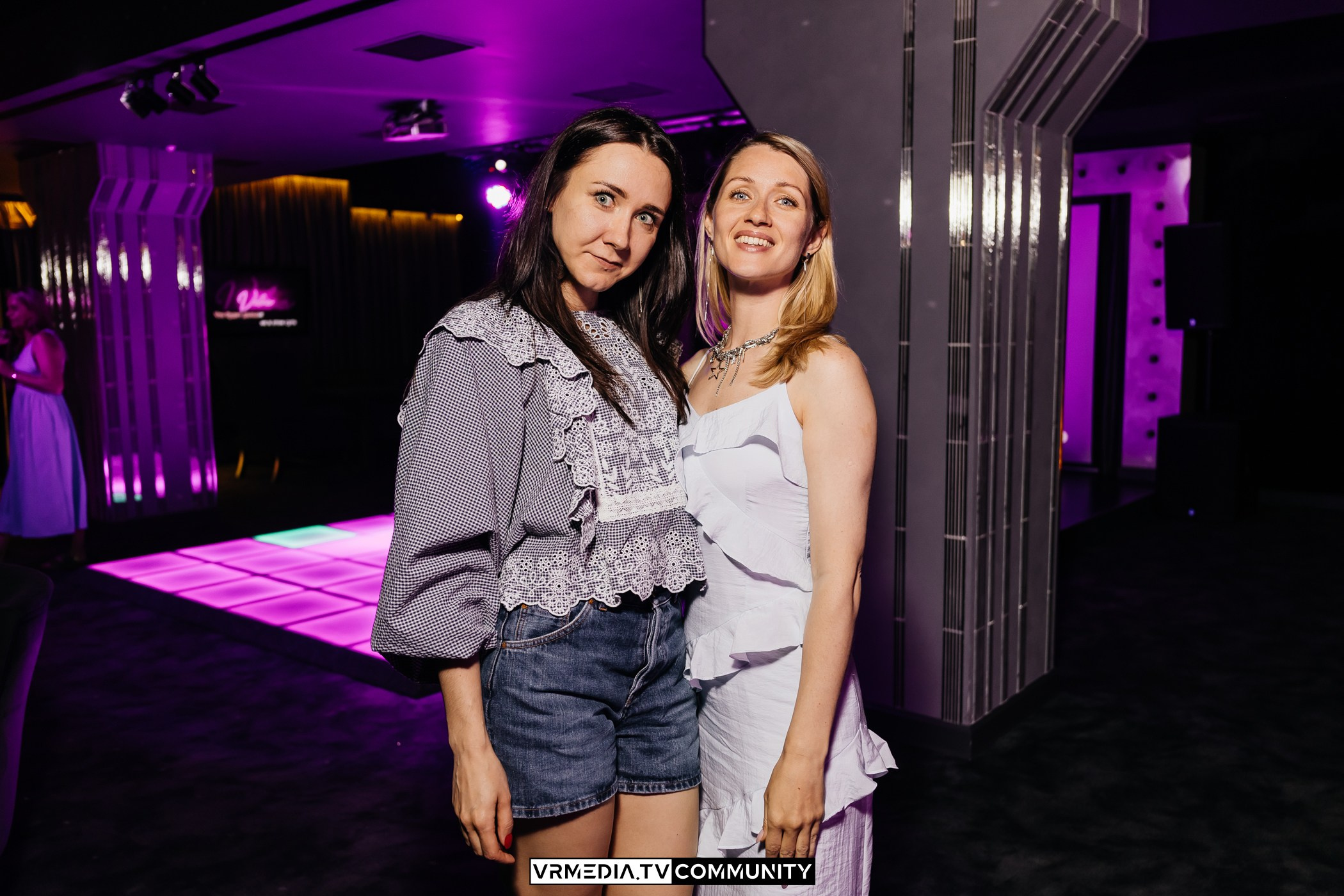 Караоке-бар «Volna»: День России