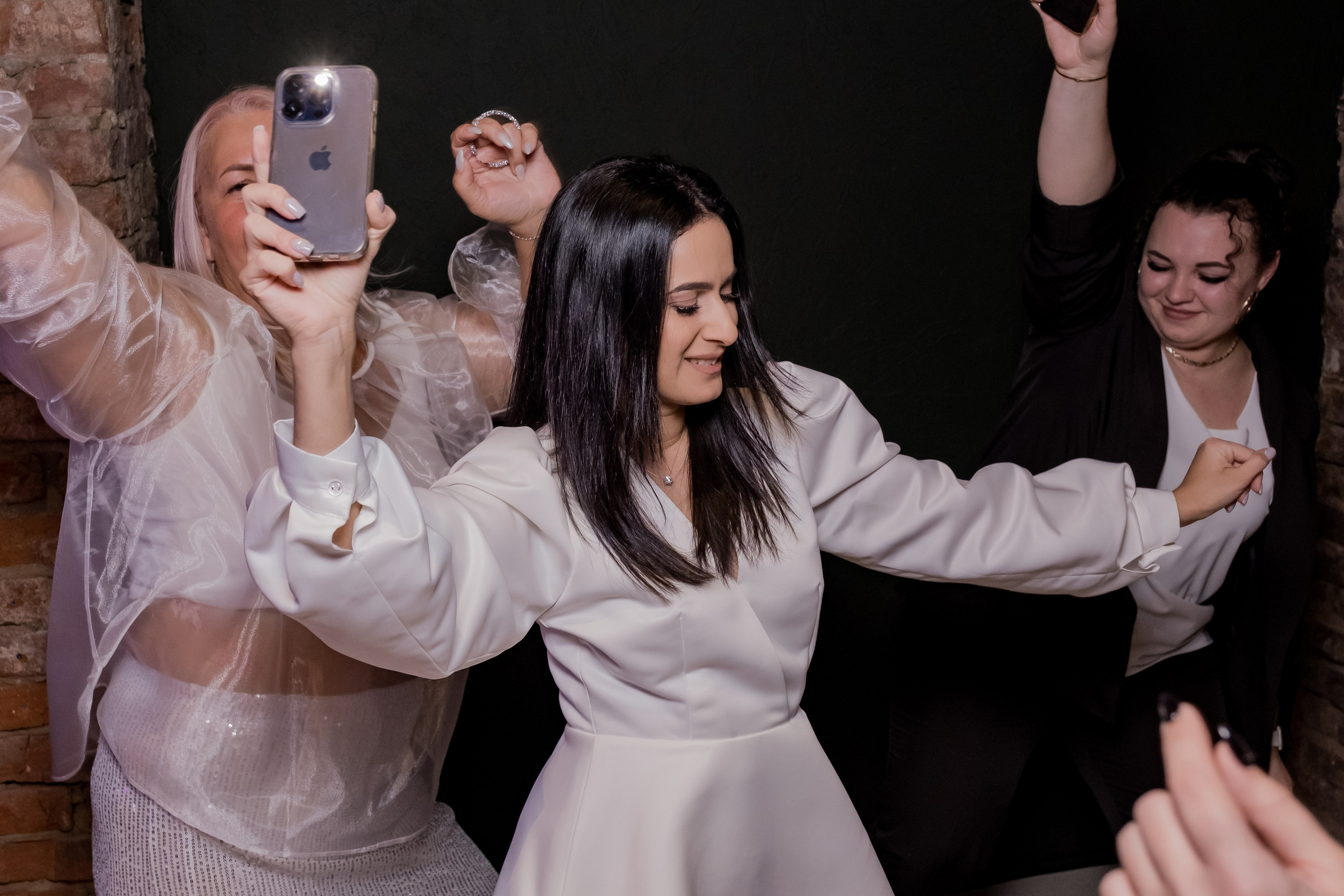 Выпускной онлайн-школы Шушанны Исраелян совместно с Анной Горбуновой. Репортажный фотограф Анастасия Ащепкова