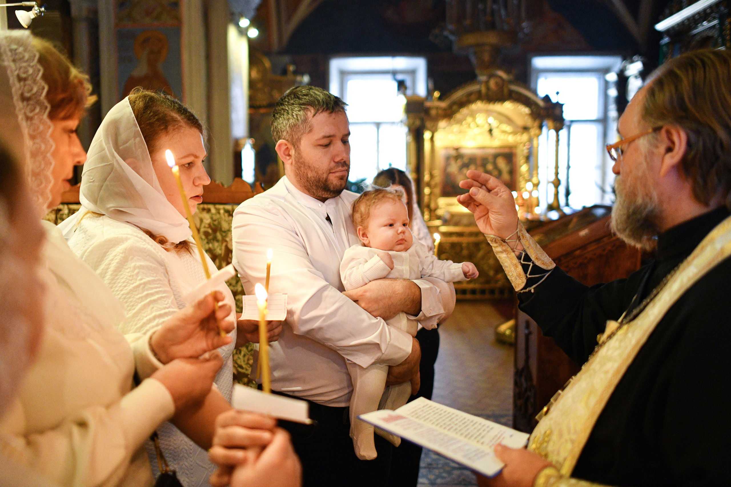 Крещение Анны. Храм Зосимы и Савватия. Гольяново. Свадебный и портретный фотограф в Москве Галина Борисова