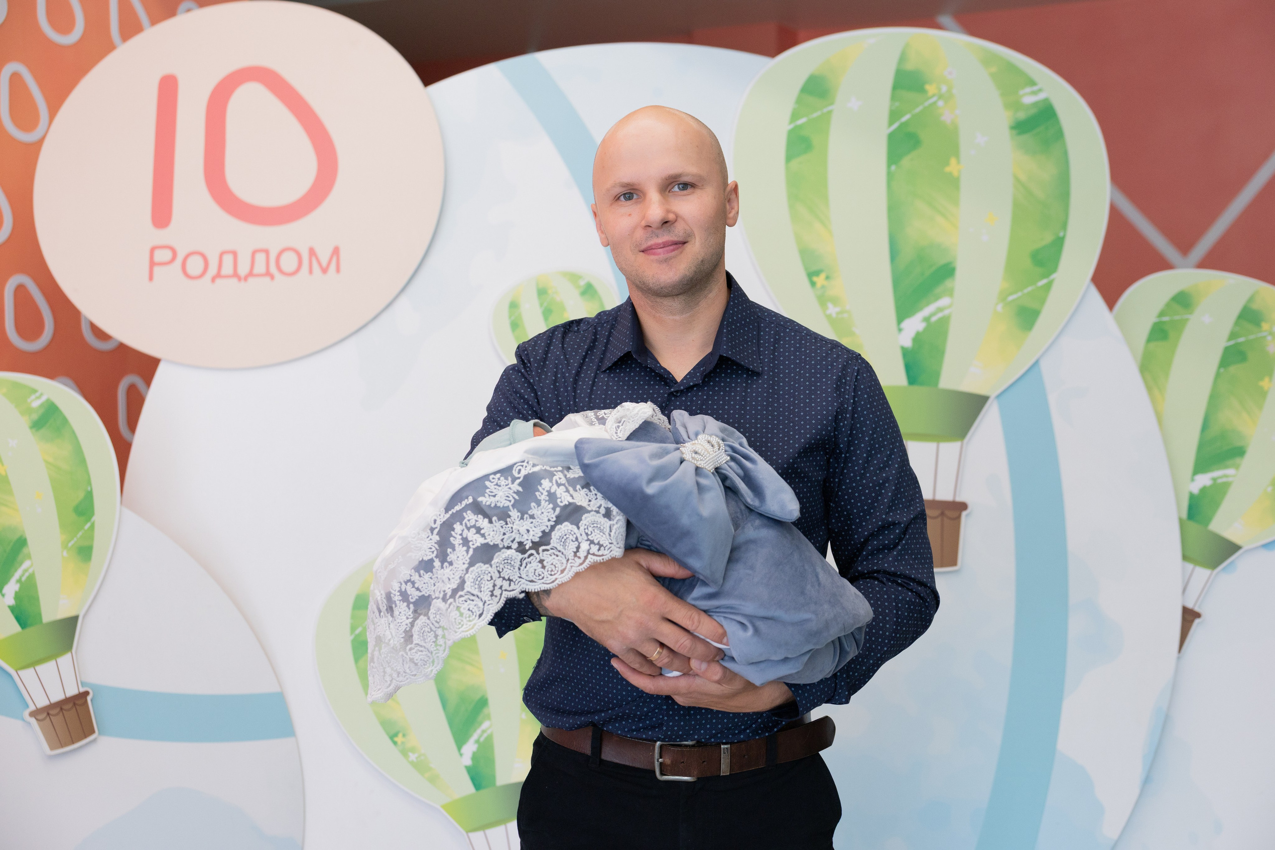 Фотосессия выписки в 10 роддоме. Татьяна Нагорнова — семейный фотограф в Санкт-Петербурге