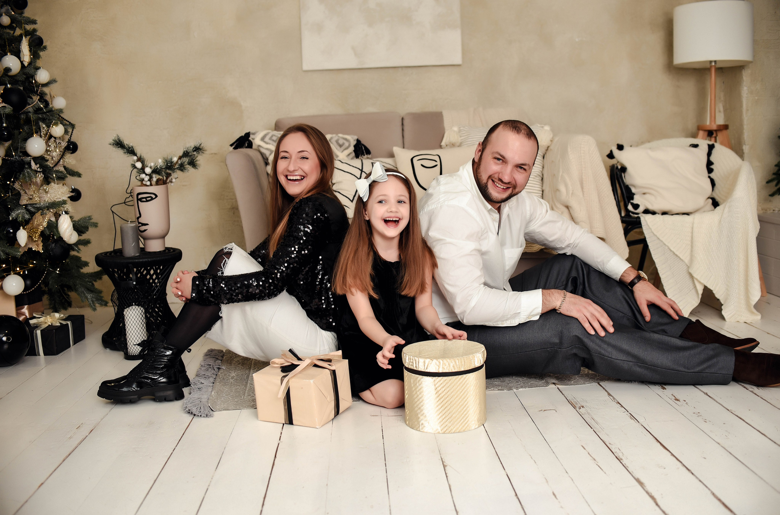 Новогодняя семейная. Свадебный, семейный, детский, контент фотограф в Омске Максим Ильин
