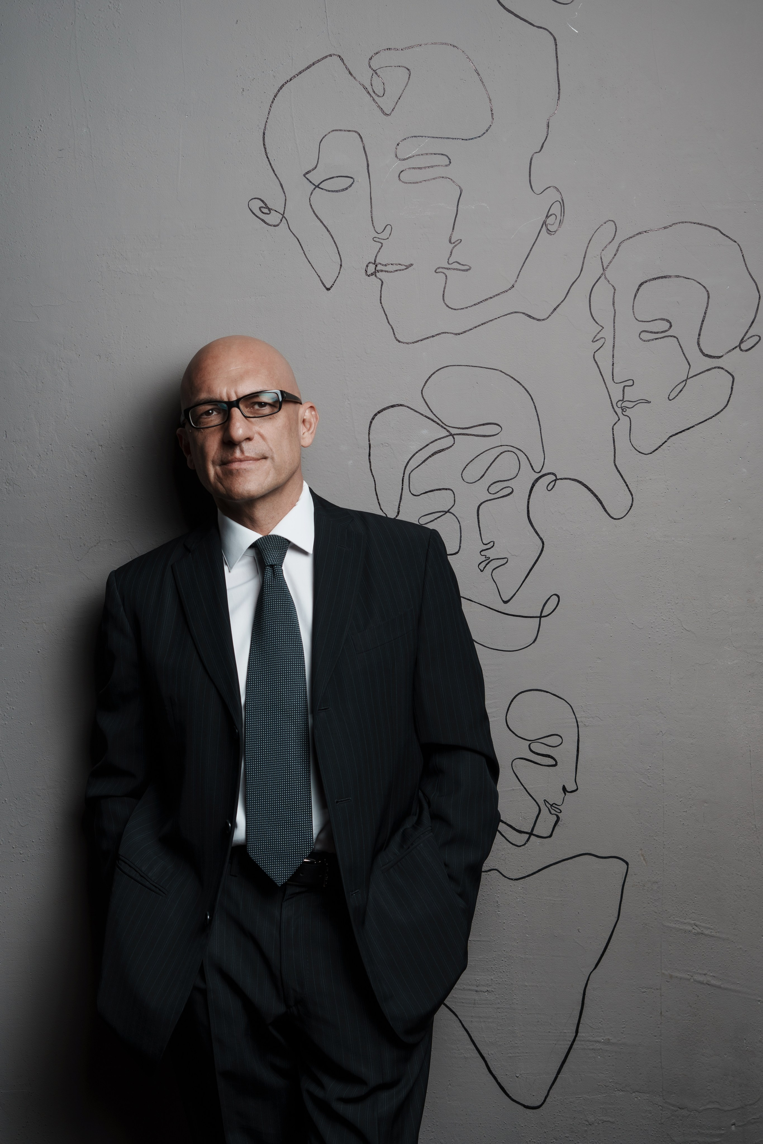 “Business portrait” Chief photographer Forbes premium shooting Dubai, Moscow. Portrait photographer Moscow, UAE, Oleg Koshmarov