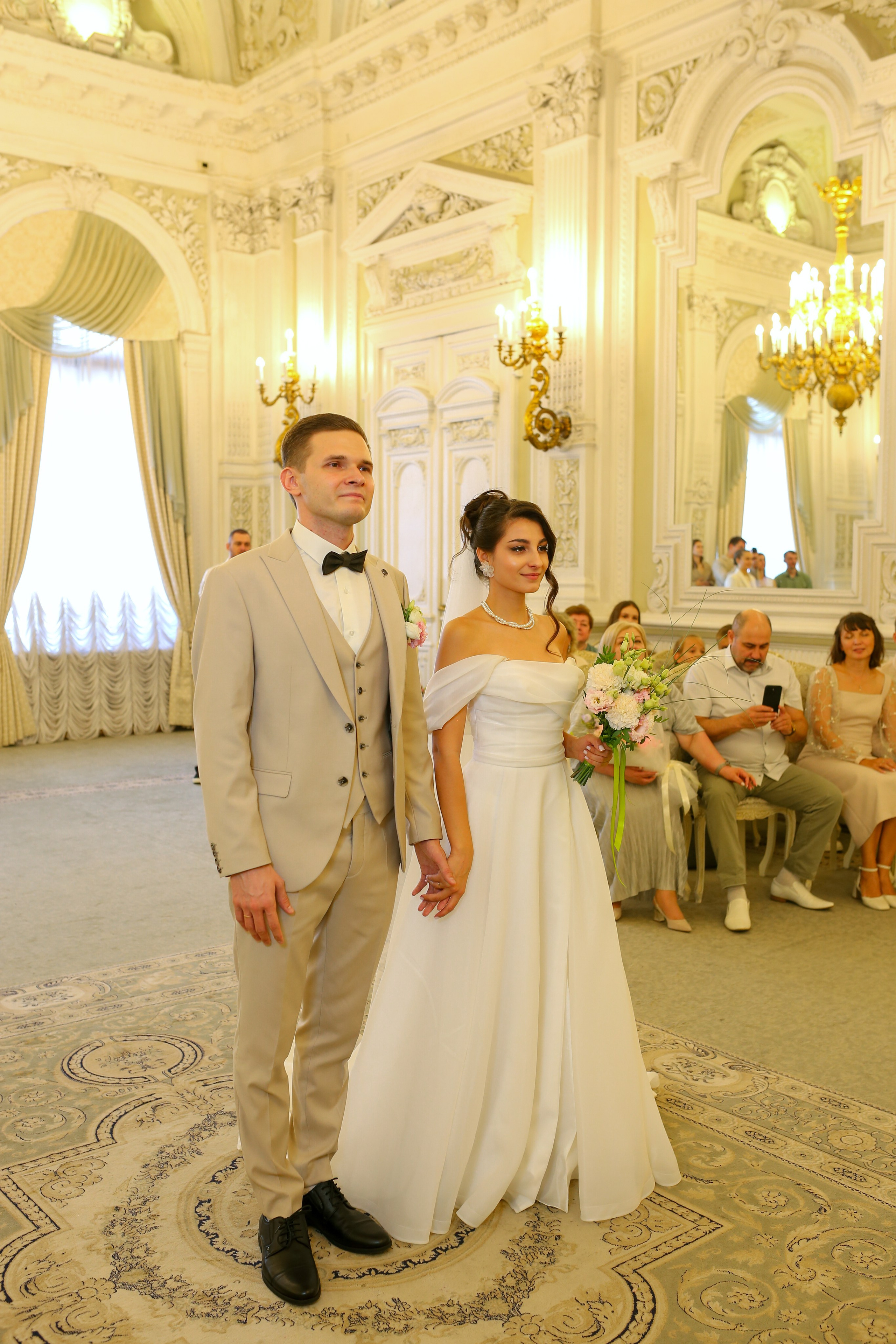 Классические кадры, во Дворце бракосочетания. Свадебный и Репортажный фотограф в Санкт-Петербурге