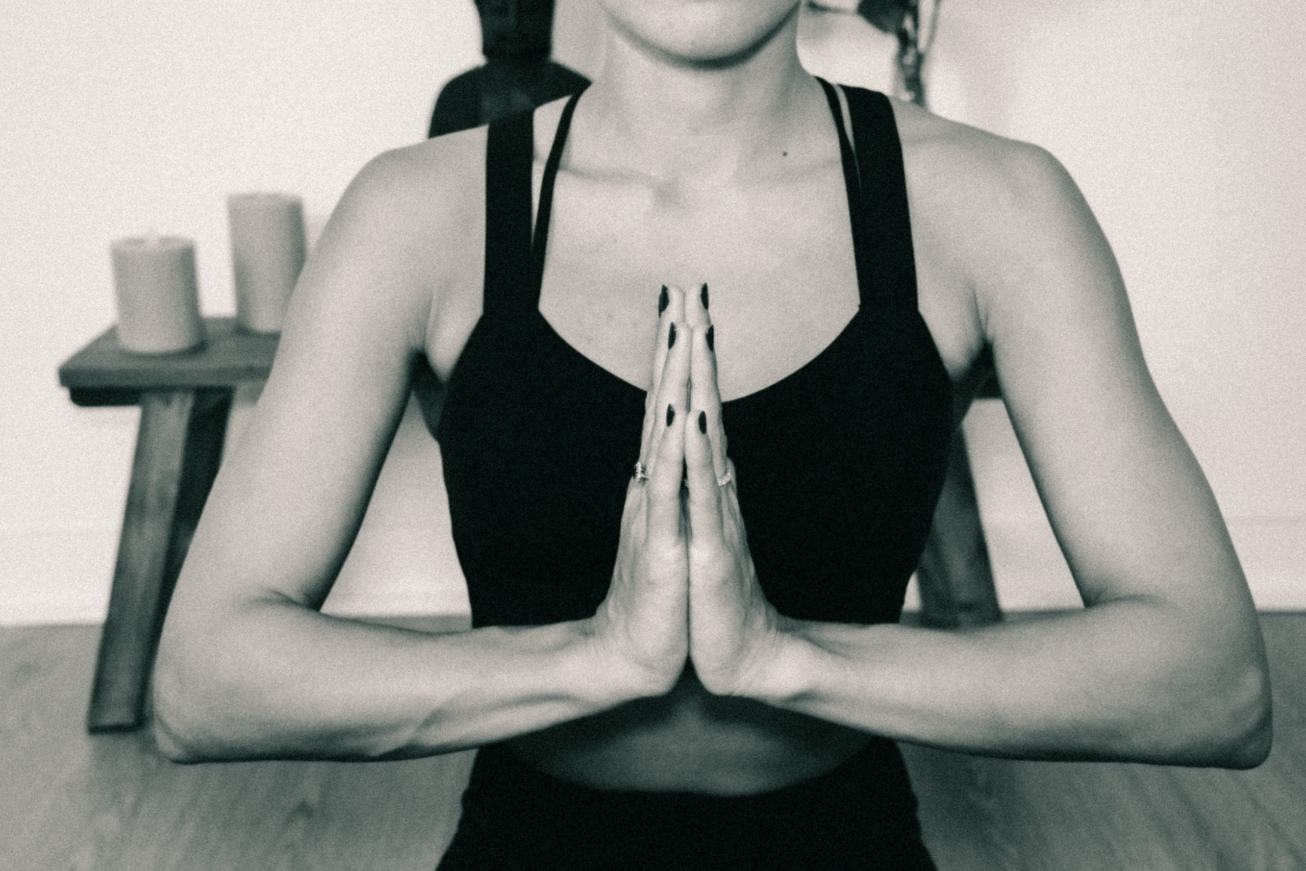 Yoga with Sophie. Elena Harlaut Photographer