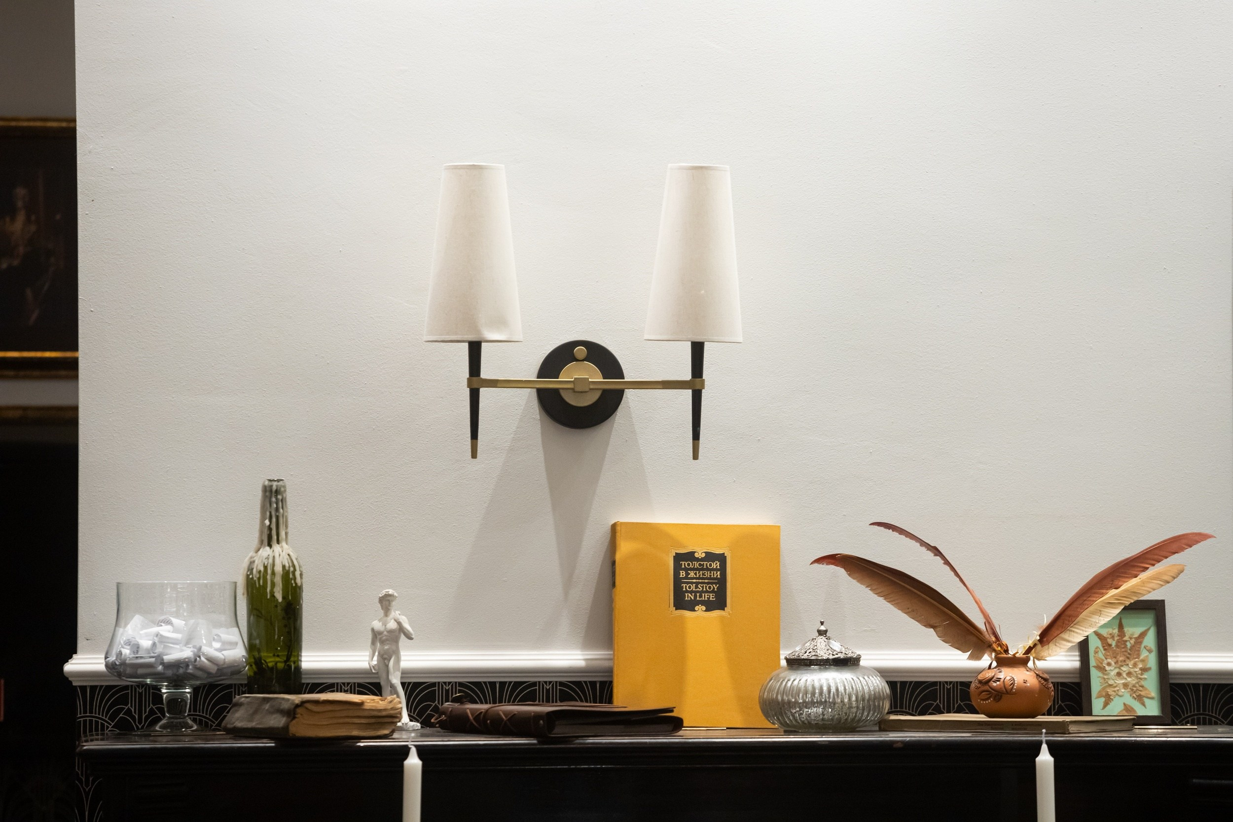 Авторский вечер Дениса Бычихина «Сумма на фоне сумм» в литературном кафе «Стива» (13 марта 2025). Репортажный фотограф Алексей Пирязев